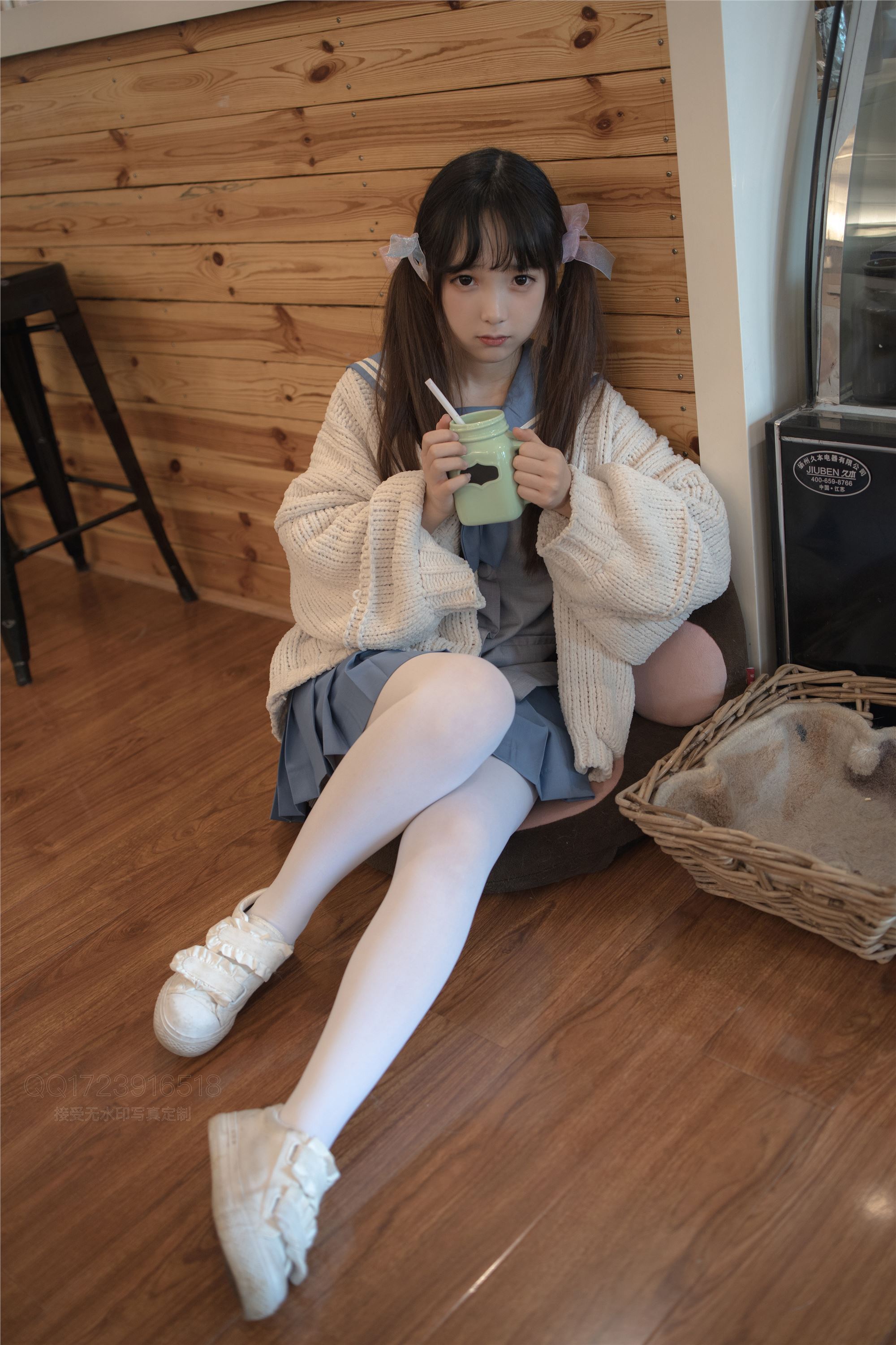 森萝财团萝莉丝足写真 X-061