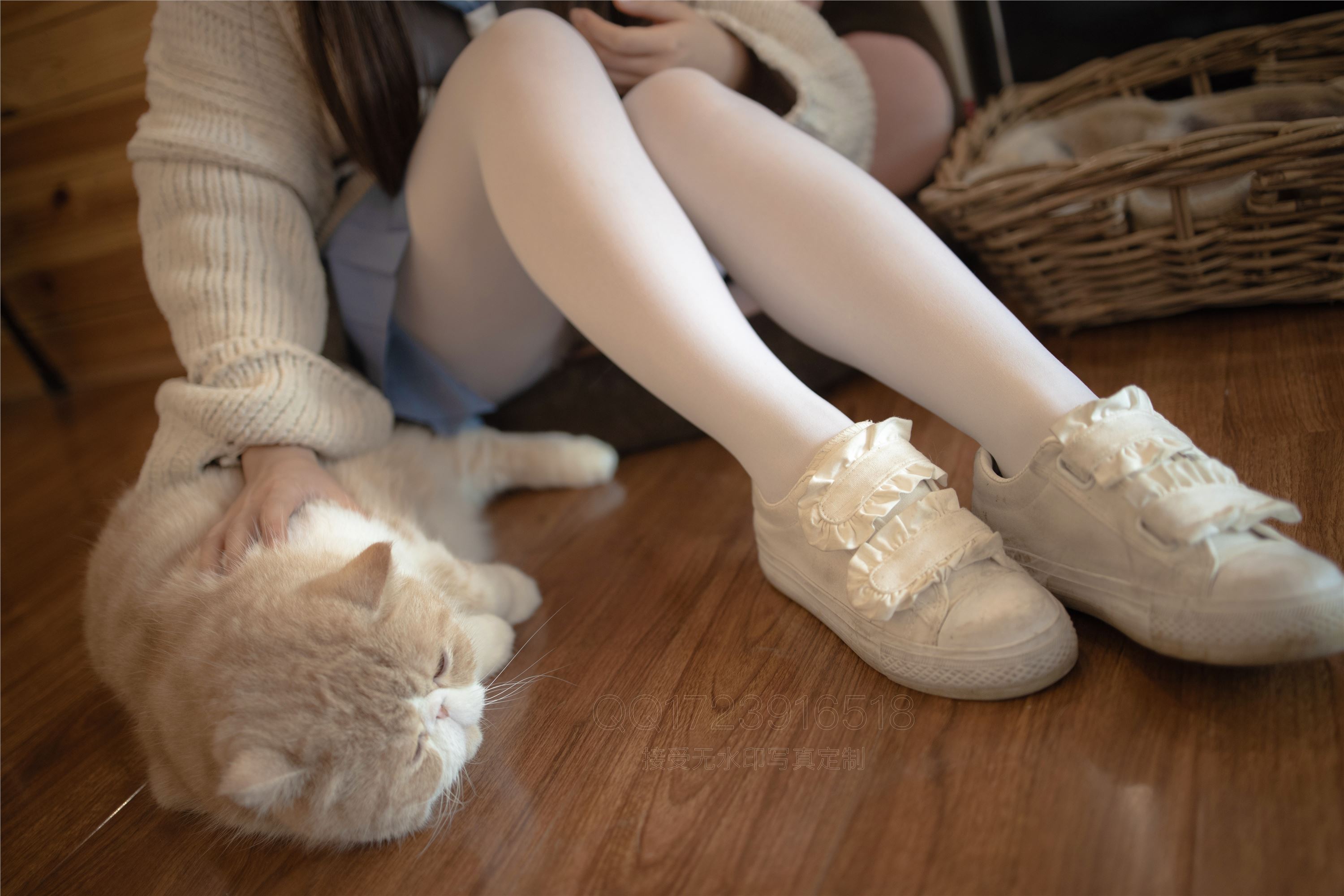 森萝财团萝莉丝足写真 X-061