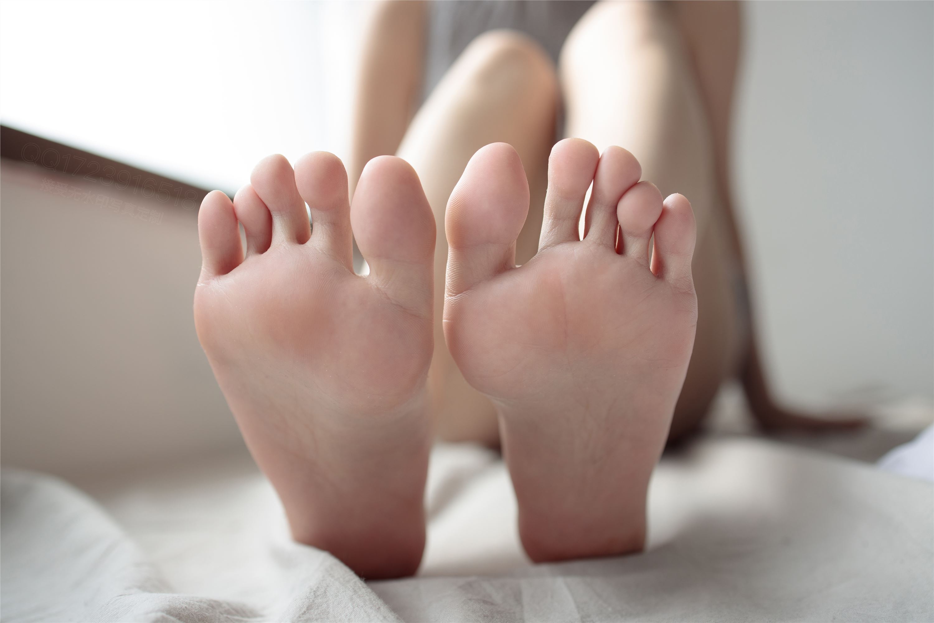 森萝财团萝莉丝足写真 X-062