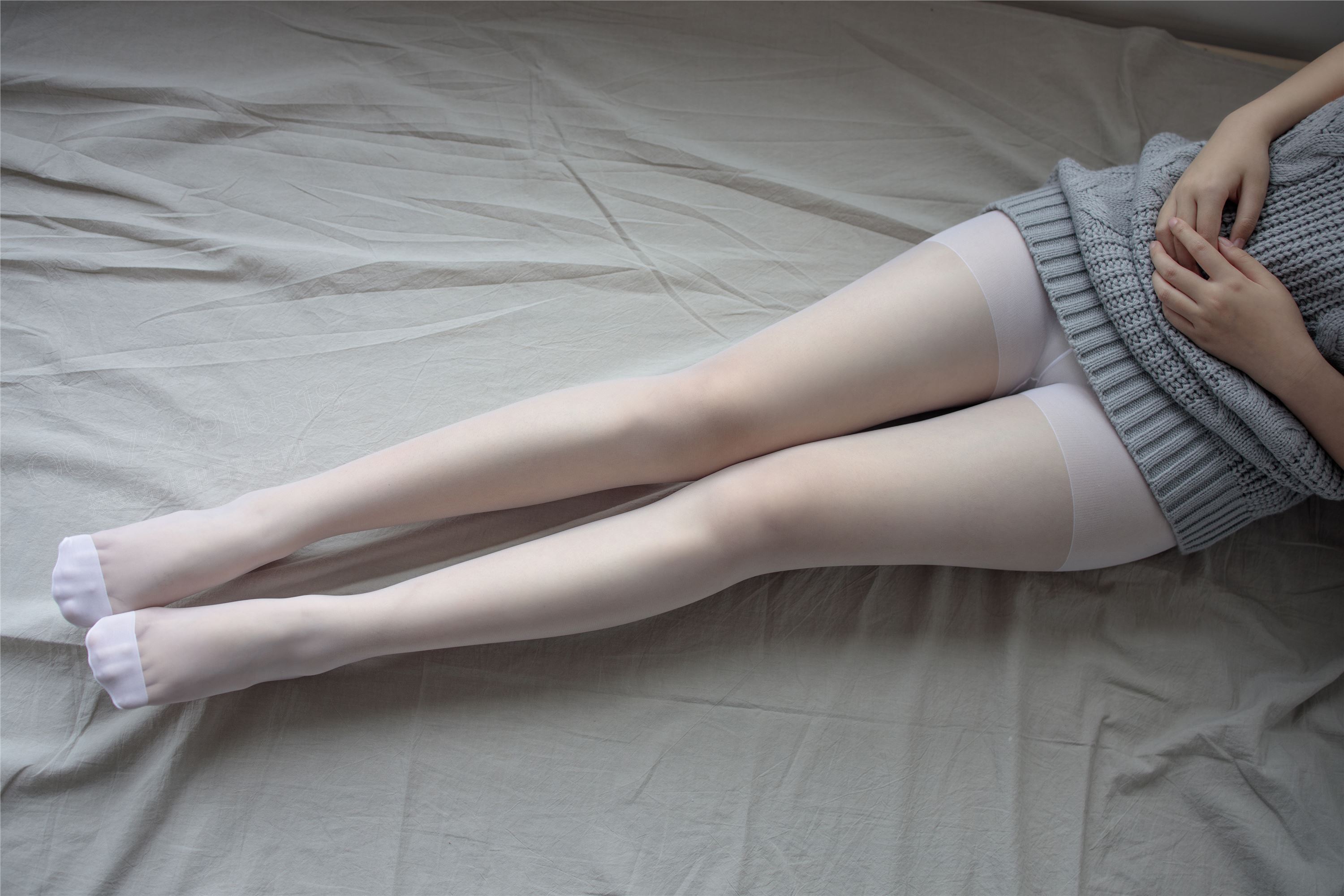 森萝财团萝莉丝足写真 X-062