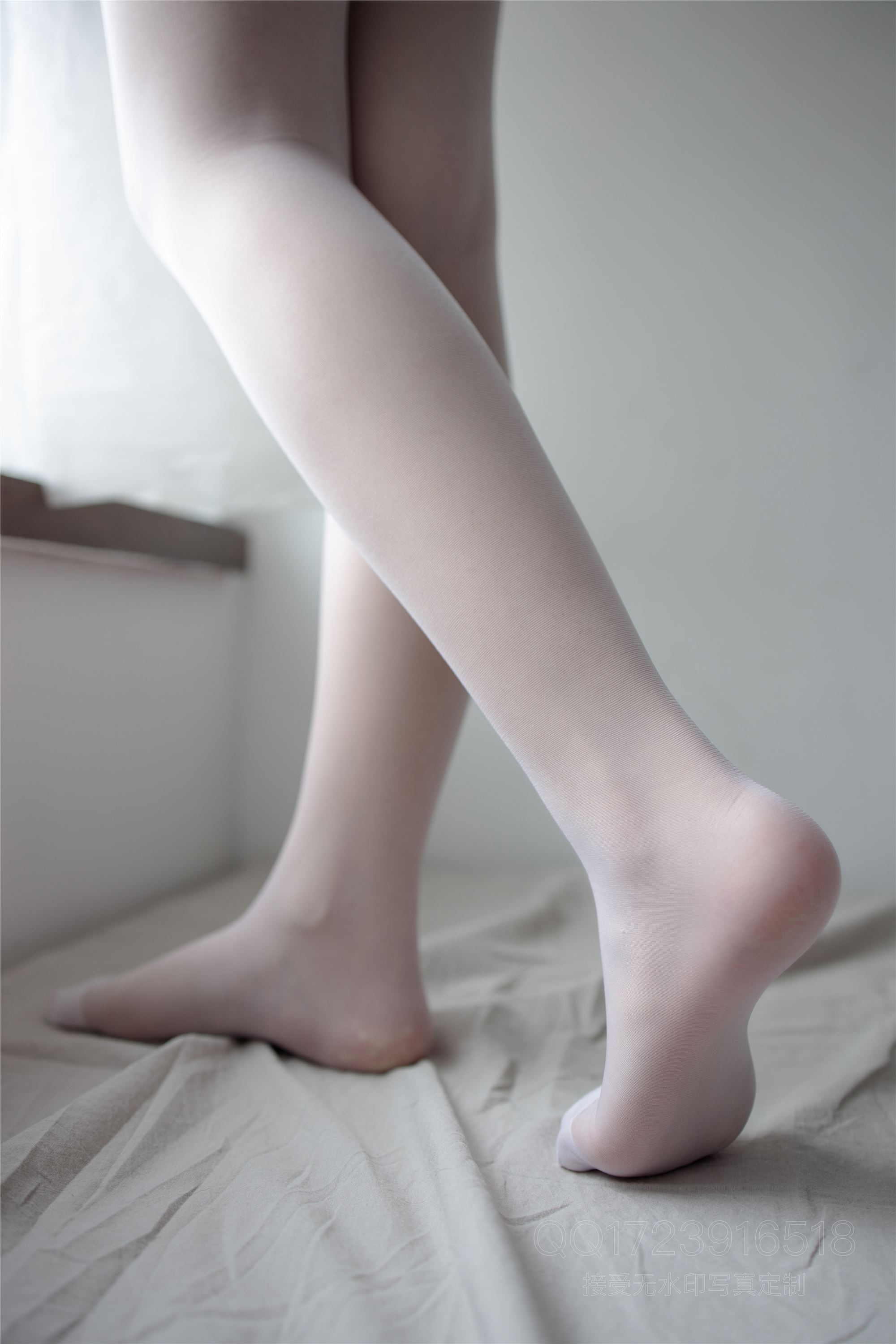 森萝财团萝莉丝足写真 X-062