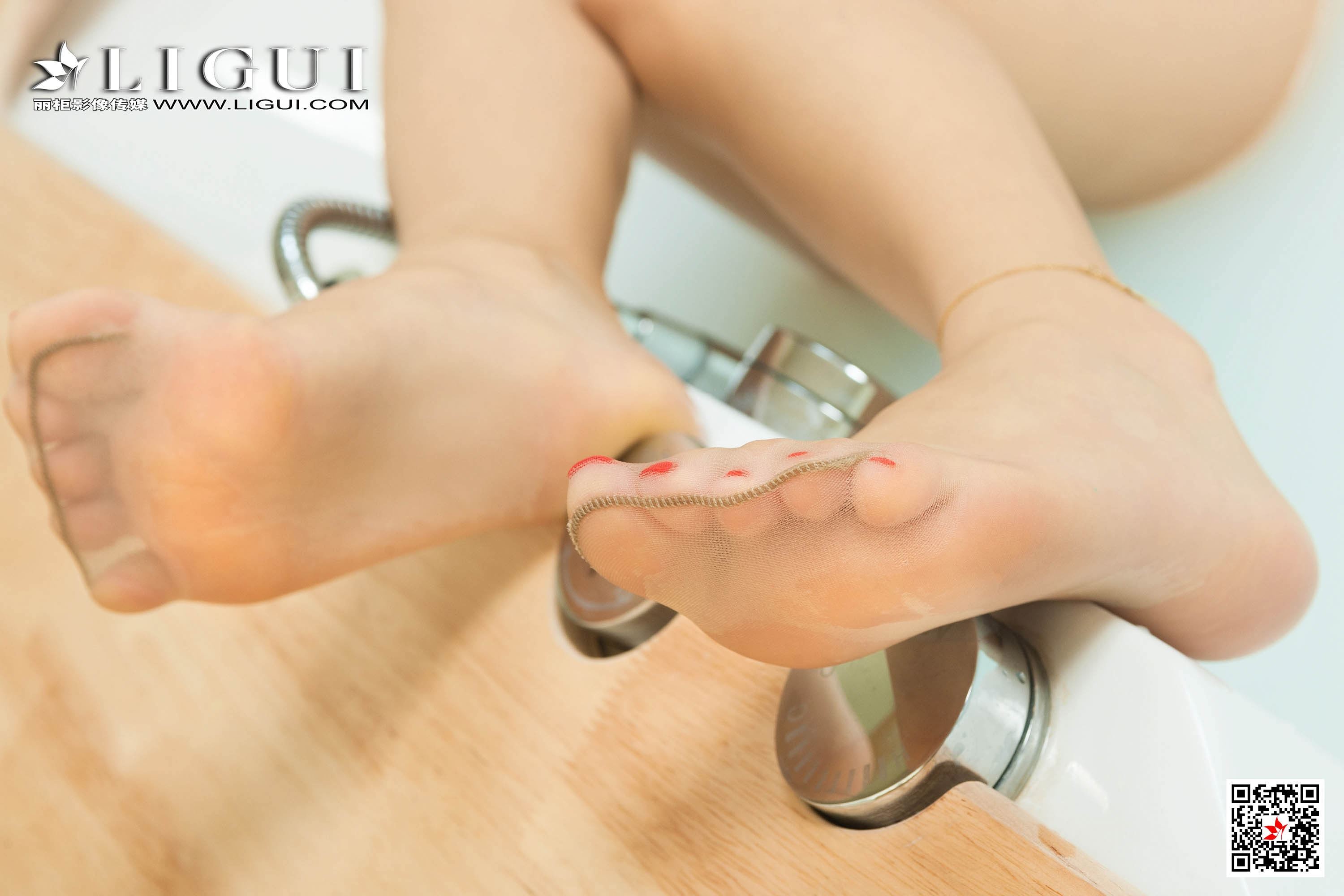 Ligui丽柜  2020.05.27《香浴名莲》潘潘