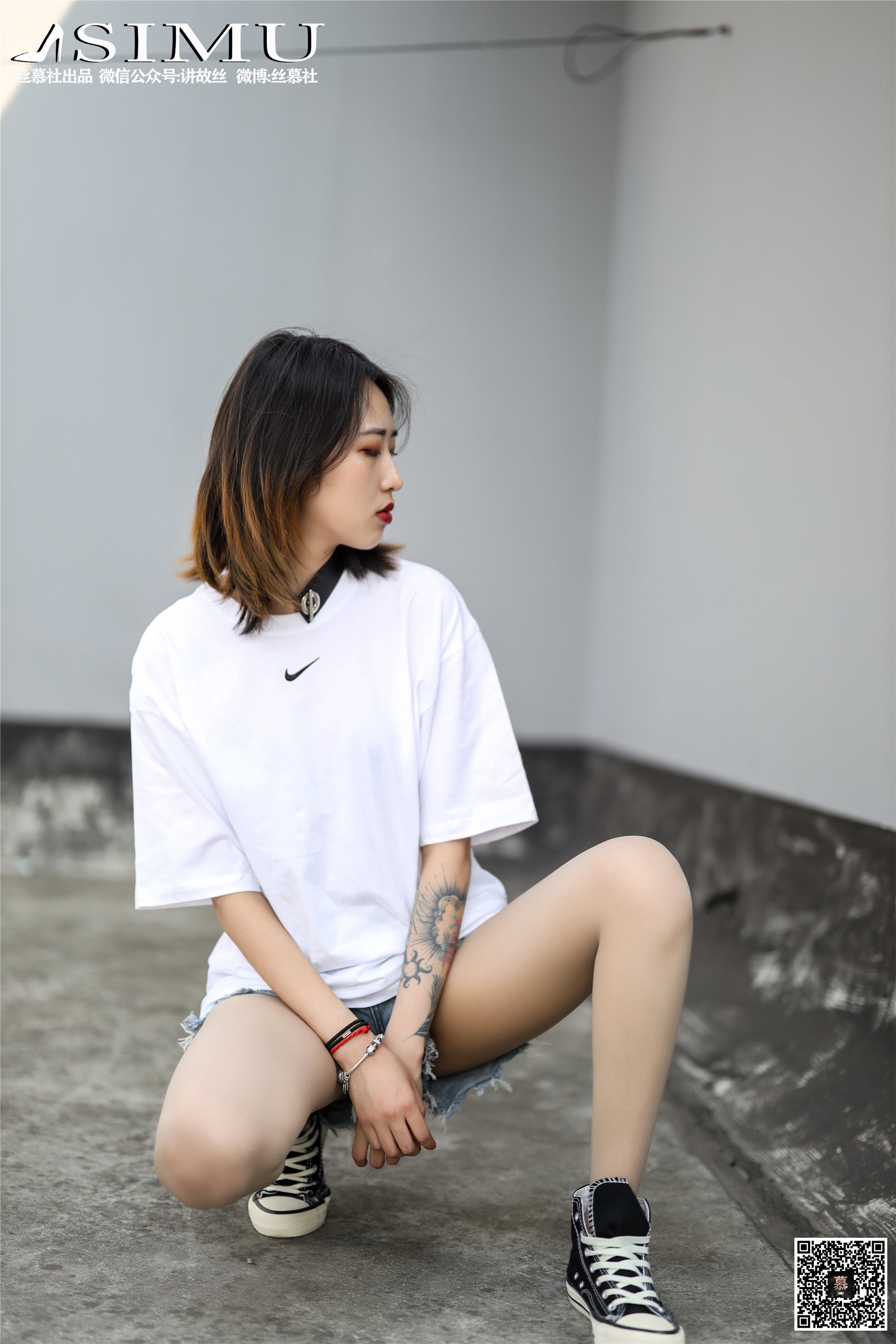 丝慕写真 SM250 新模《纹身酷girl》