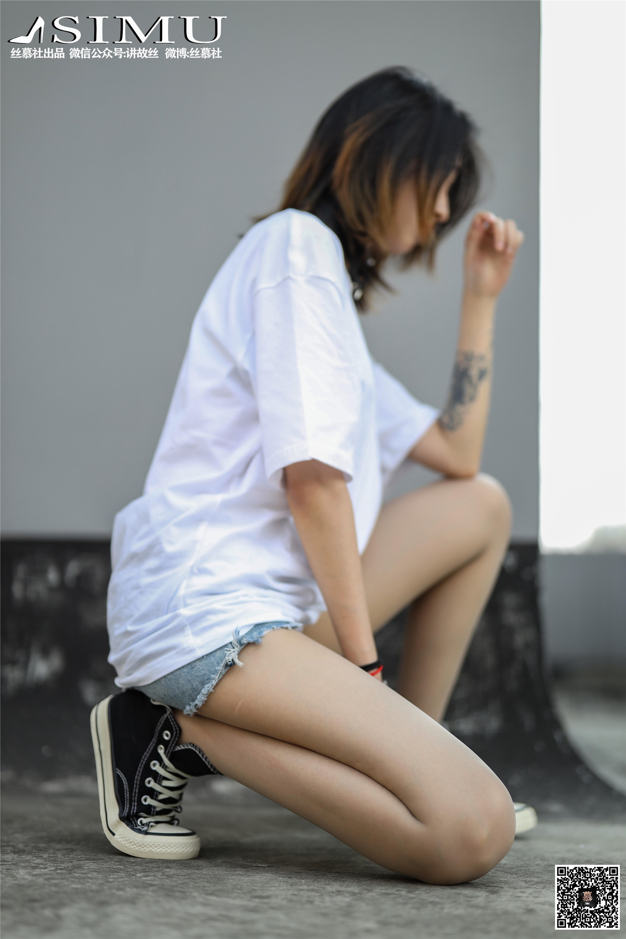 丝慕写真 SM250 新模《纹身酷girl》