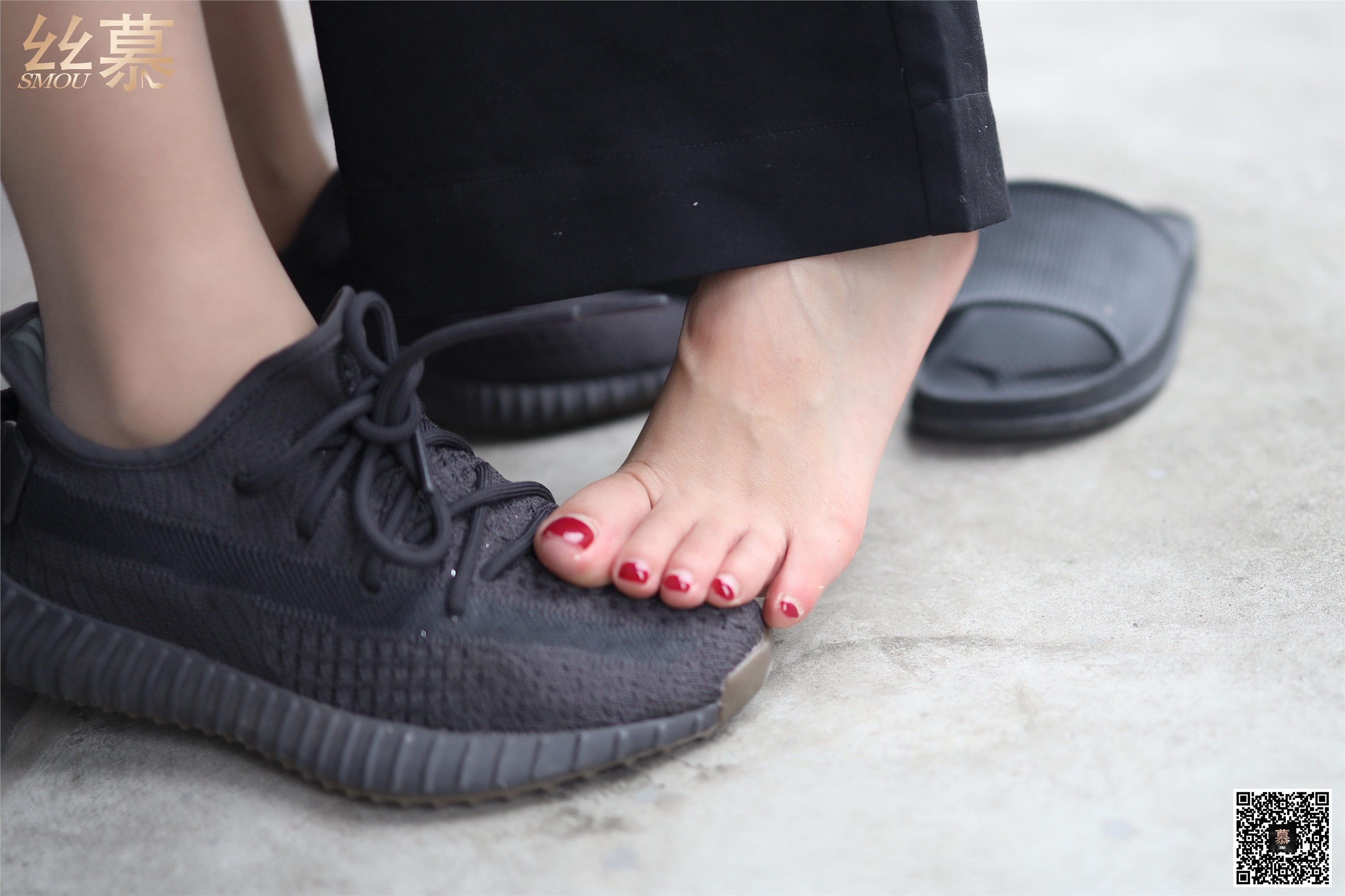 丝慕写真 SM288 米朵 《天台玩丝两姐妹》