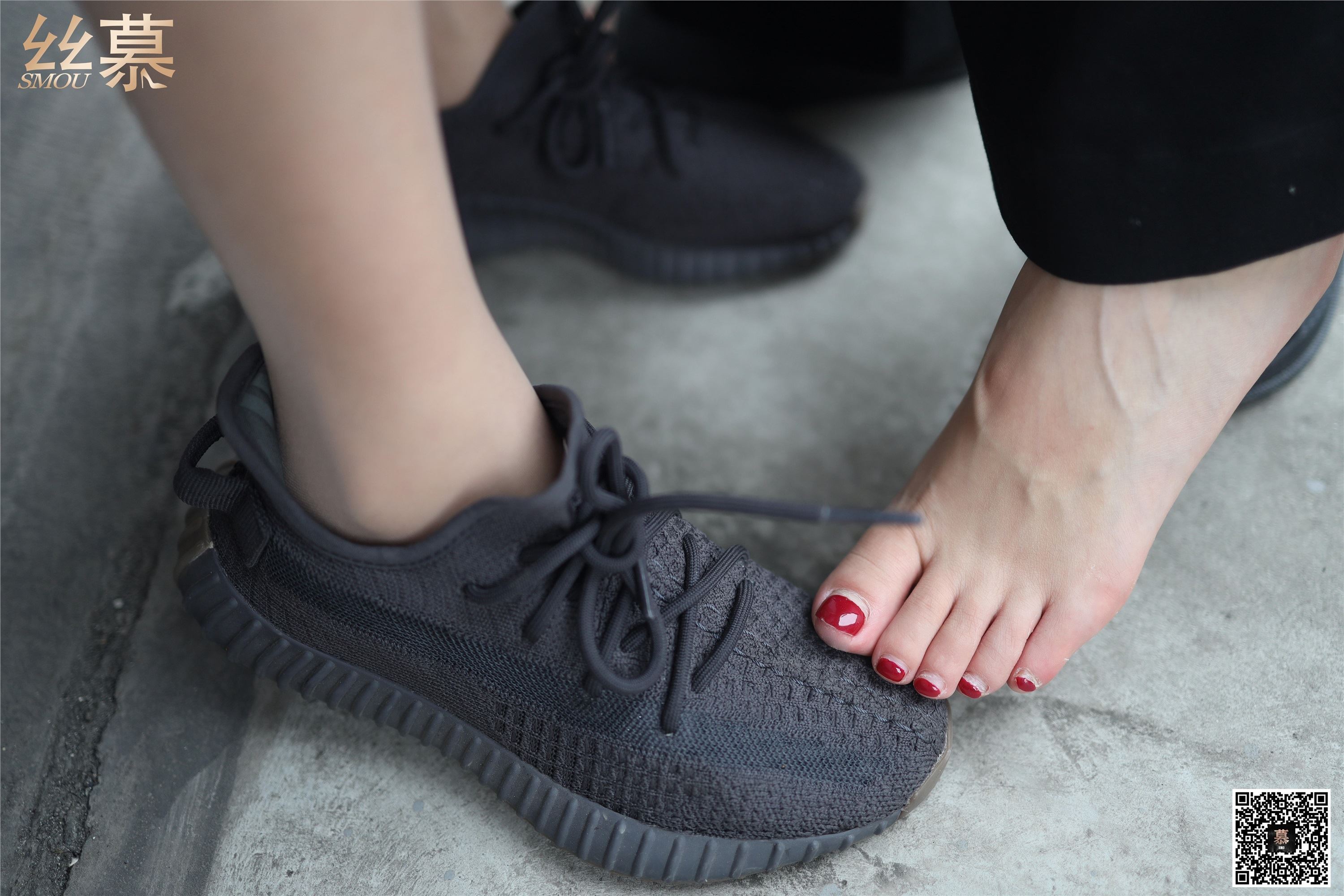 丝慕写真 SM288 米朵 《天台玩丝两姐妹》