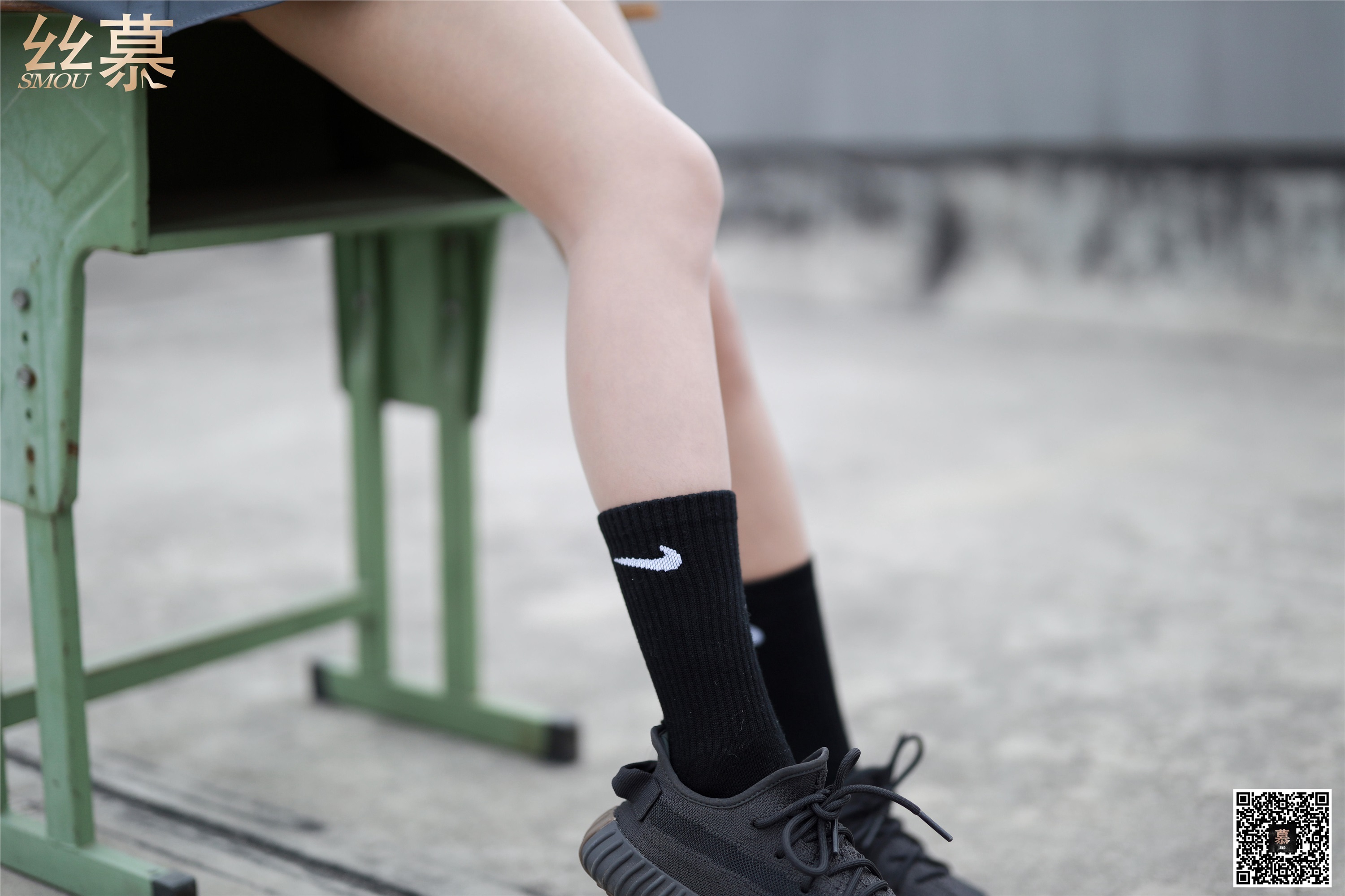 丝慕写真 SM288 米朵 《天台玩丝两姐妹》