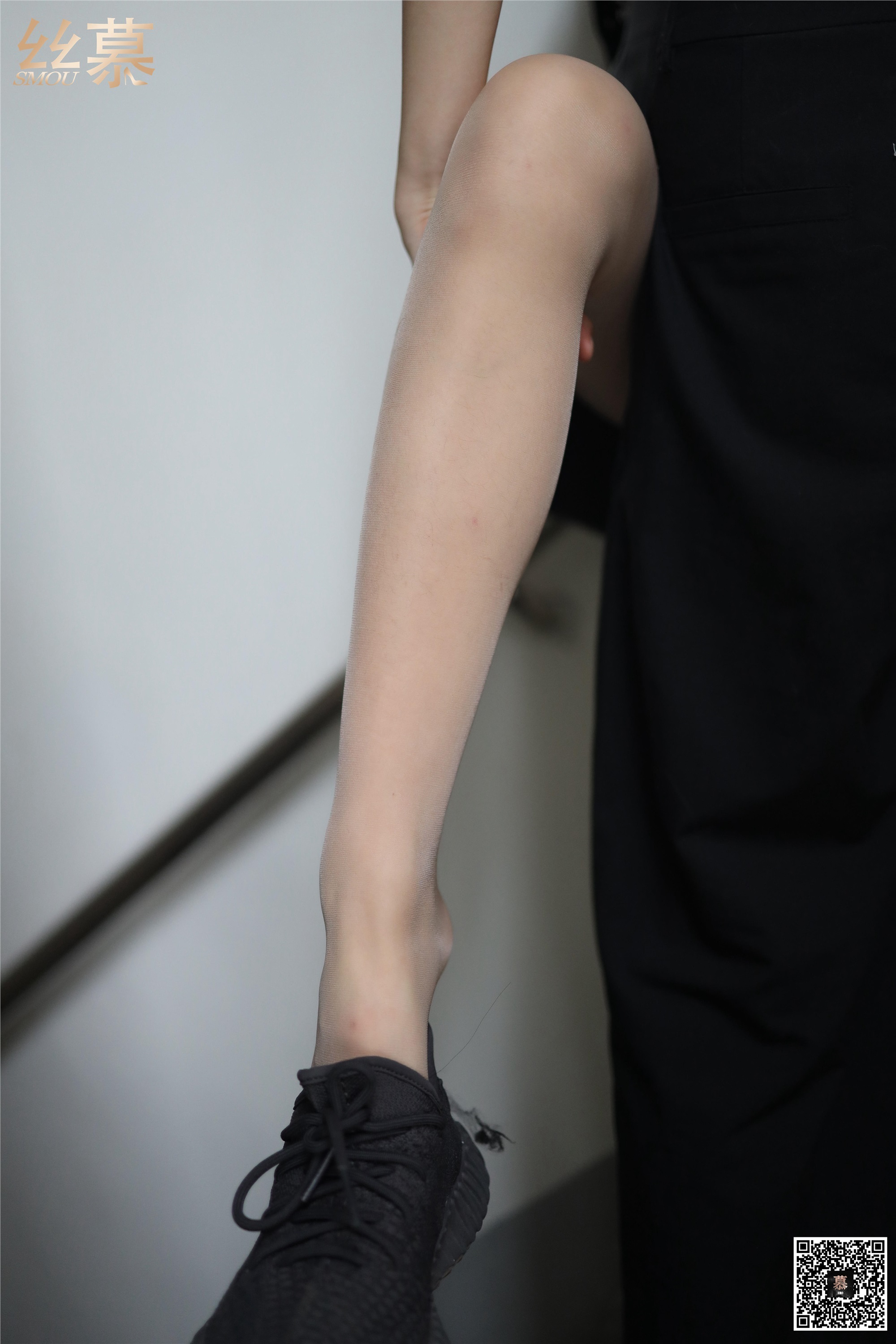 丝慕写真 SM288 米朵 《天台玩丝两姐妹》