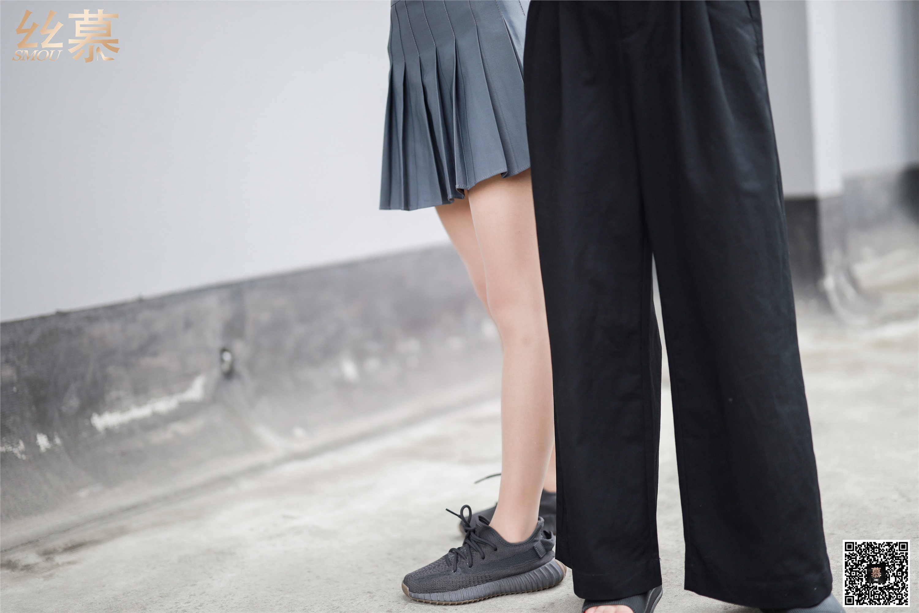 丝慕写真 SM288 米朵 《天台玩丝两姐妹》