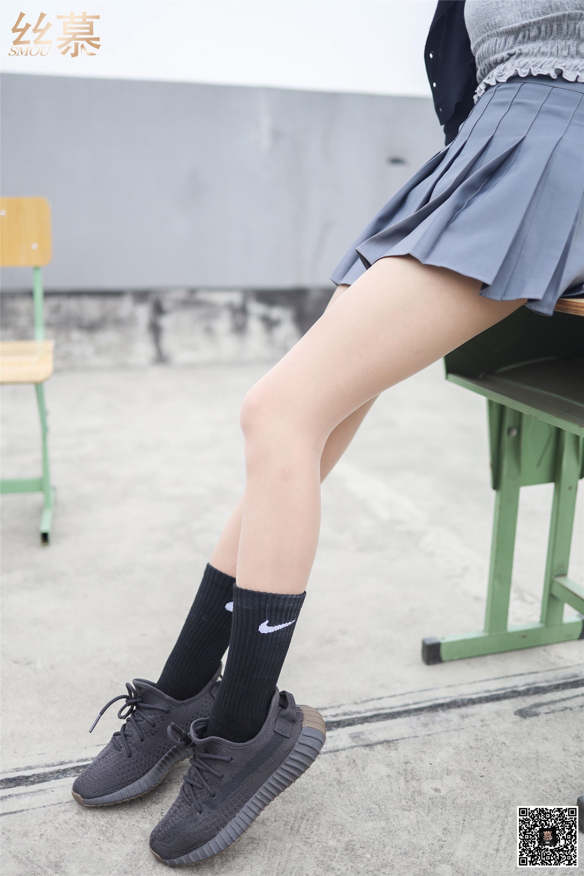 丝慕写真 SM288 米朵 《天台玩丝两姐妹》