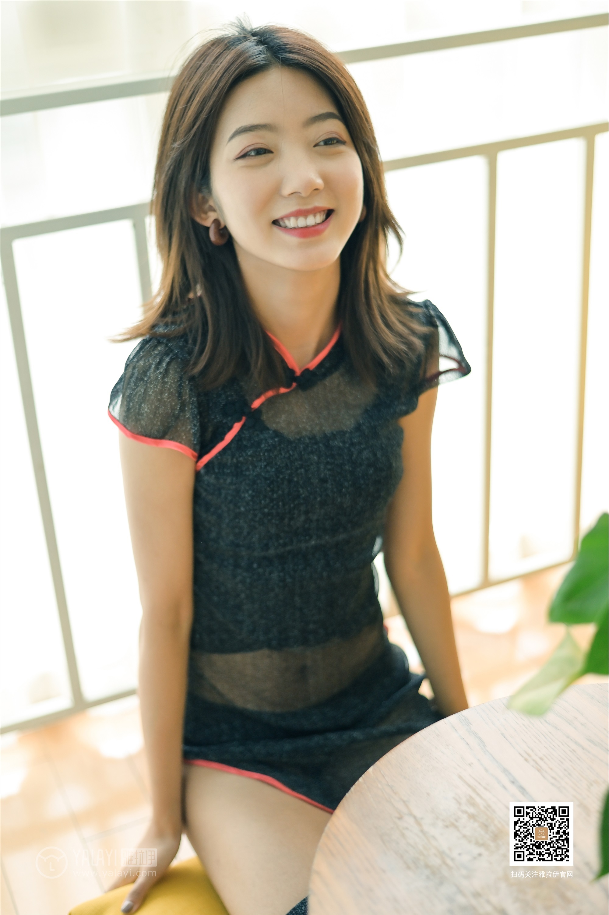 YaLaYi雅拉伊 2019-08-24 Vol.0369 纹纹 音乐系的旗袍女孩