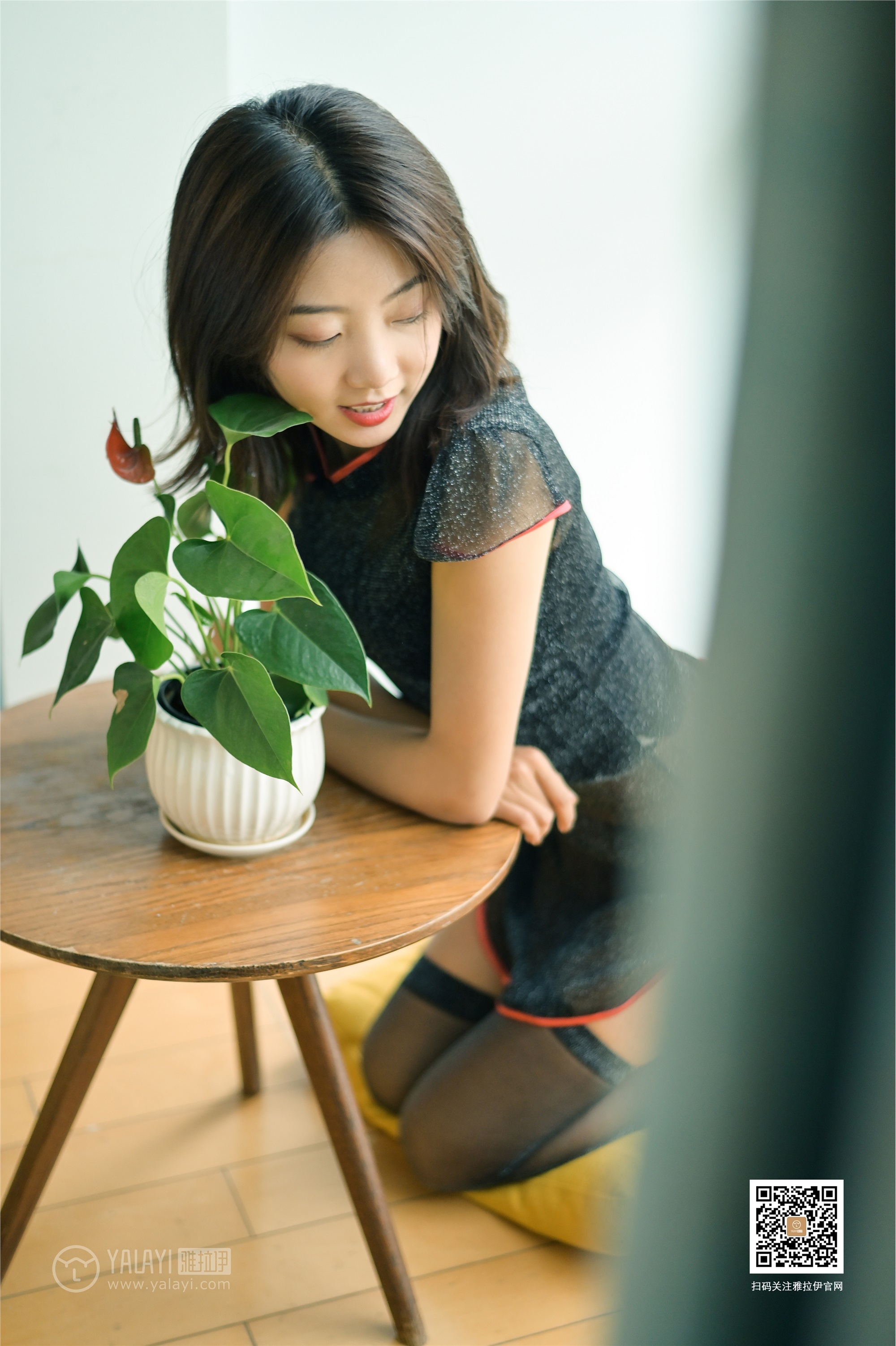 YaLaYi雅拉伊 2019-08-24 Vol.0369 纹纹 音乐系的旗袍女孩