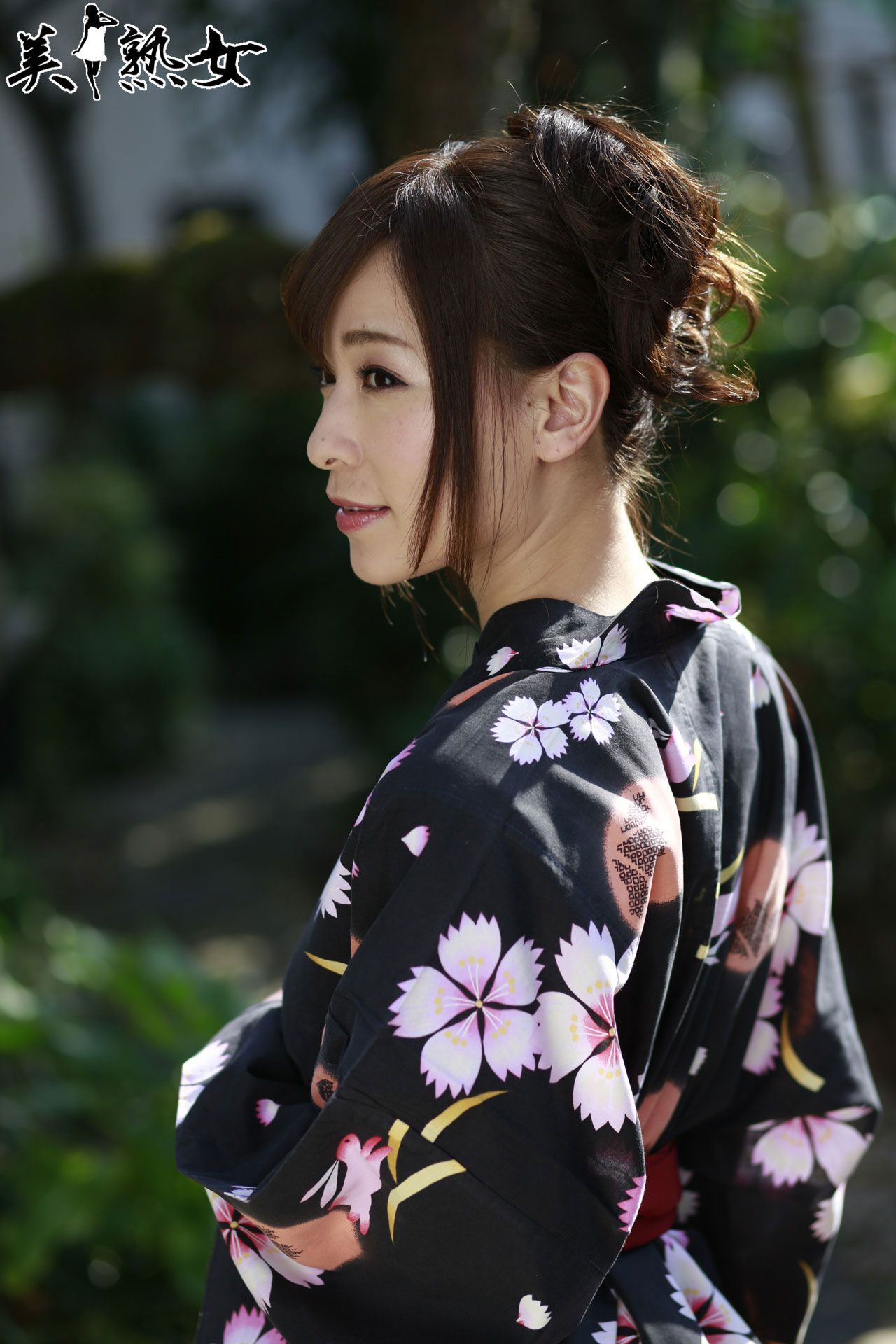 x-city  jukujo 人気熟女 jkj030 かすみ果穂香澄果穗 写真集