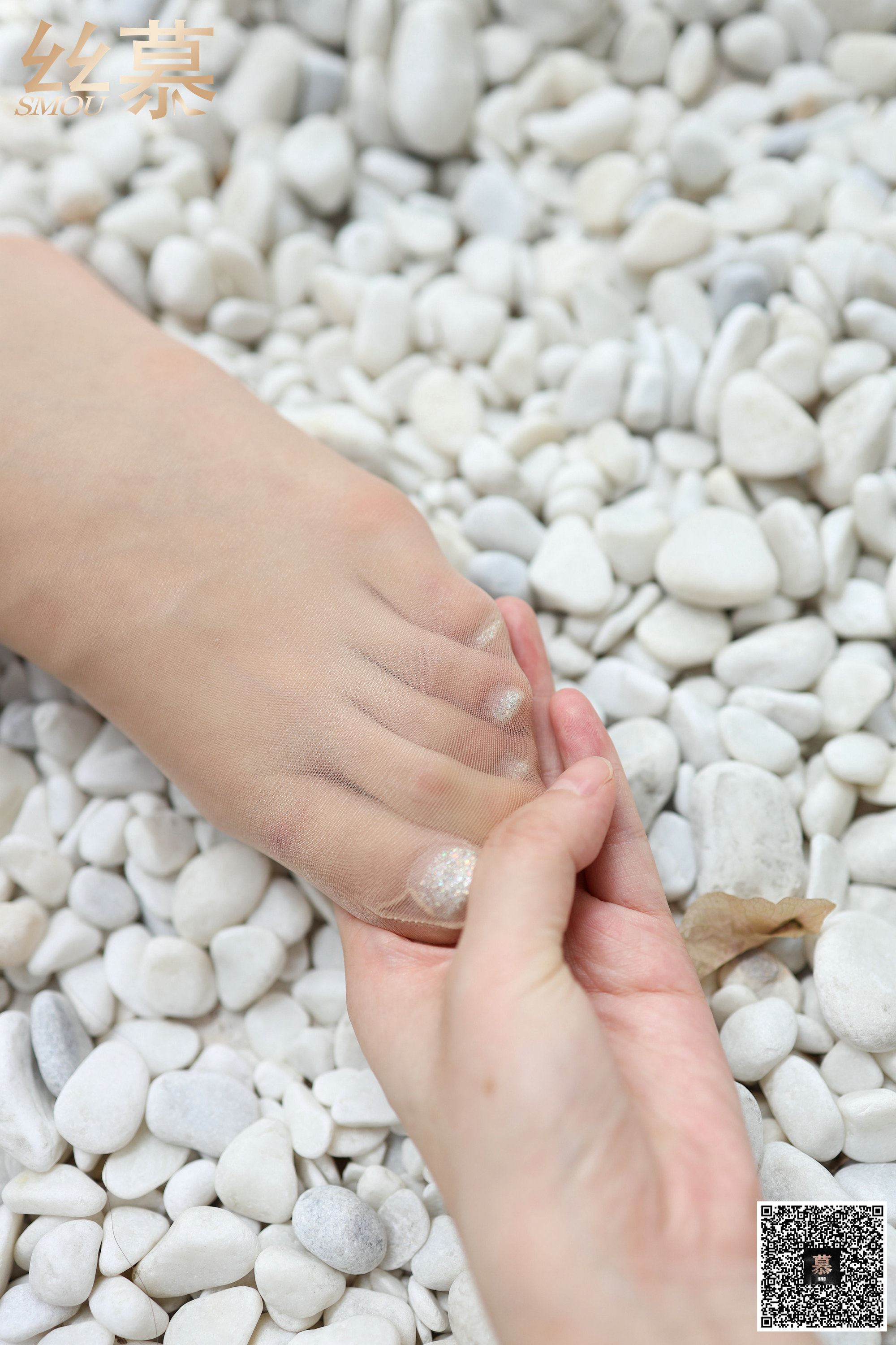 丝慕写真 SM316 泡芙 – 门后的秘密