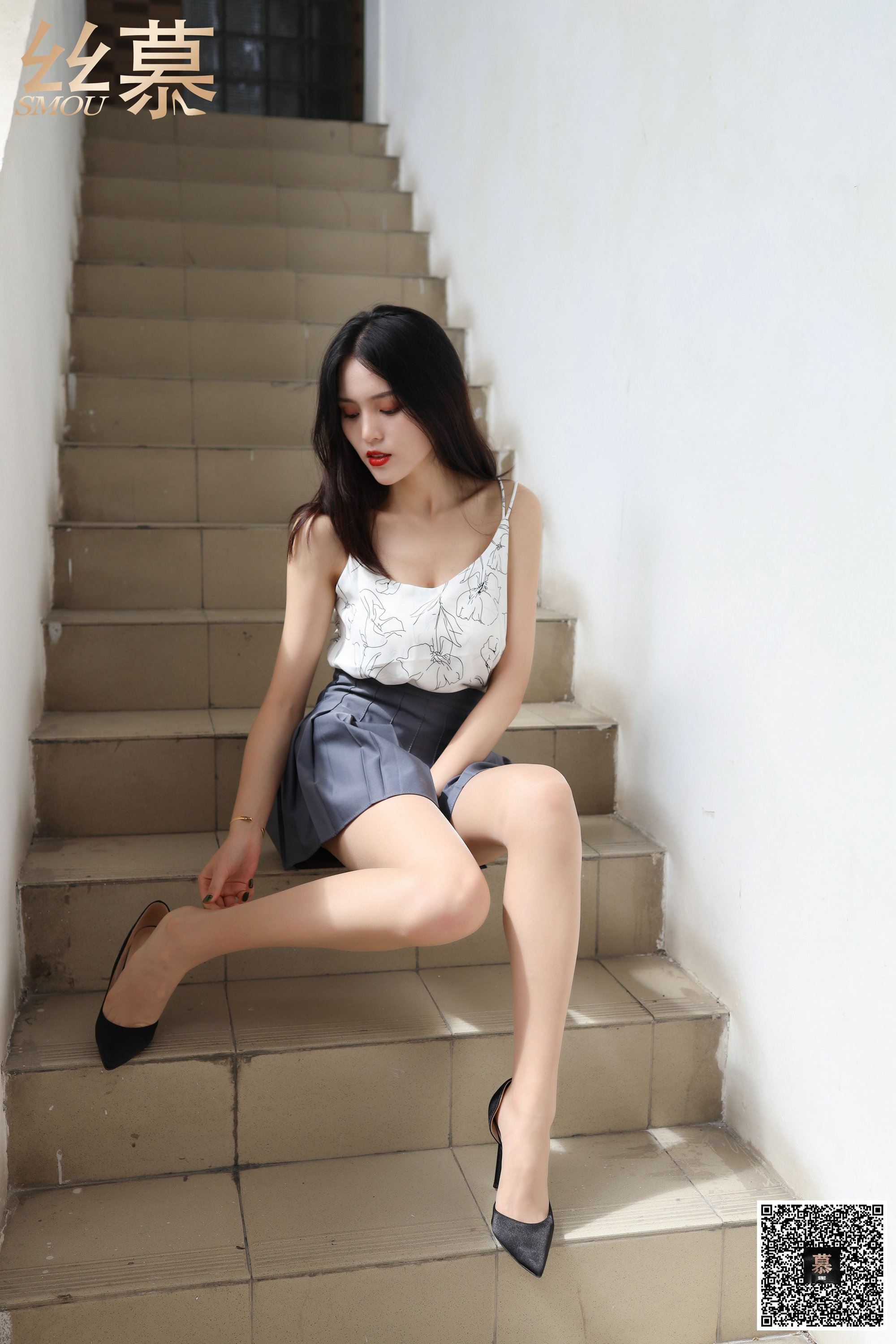 丝慕写真 SM316 泡芙 – 门后的秘密