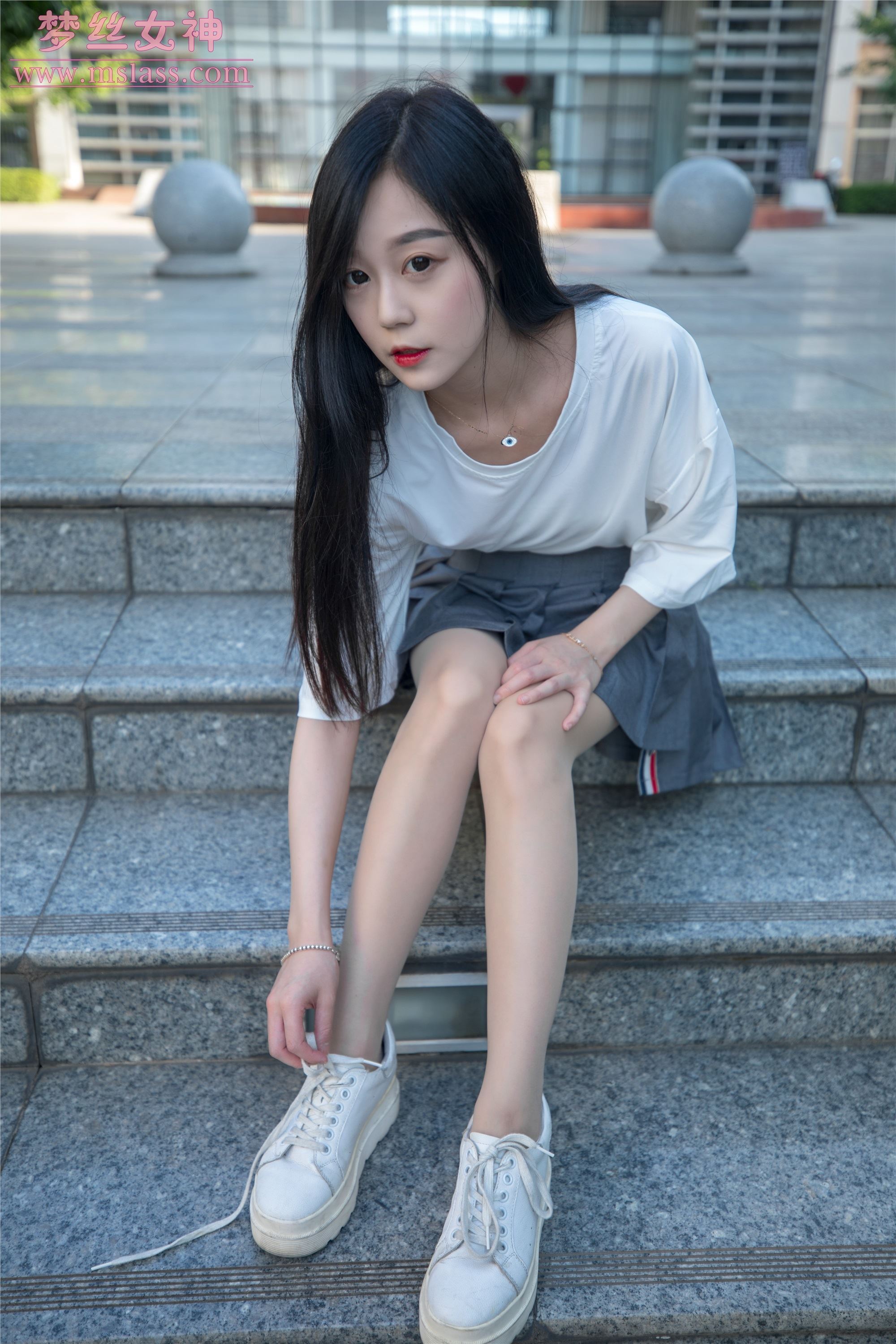 MSLASS梦丝女神 2019-06-13 Vol.034 灵灵 甜静的明星脸