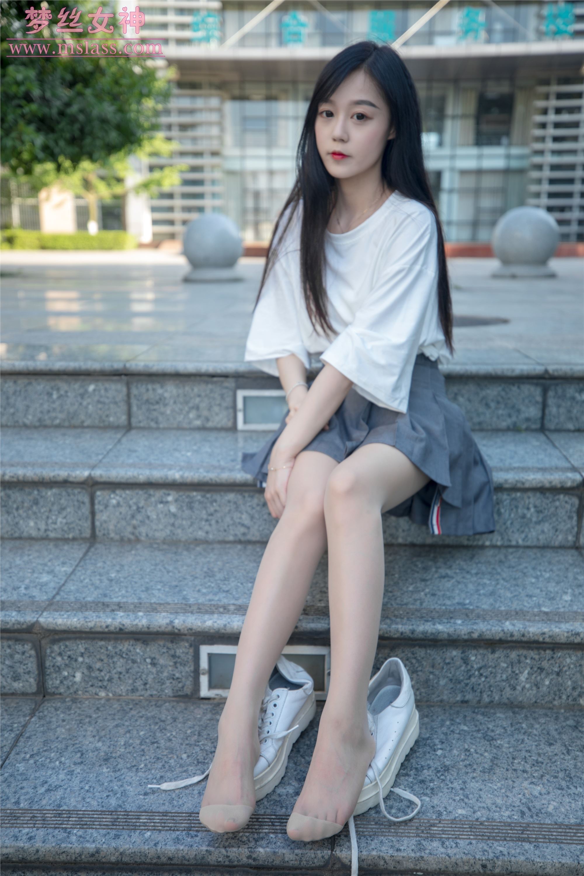 MSLASS梦丝女神 2019-06-13 Vol.034 灵灵 甜静的明星脸