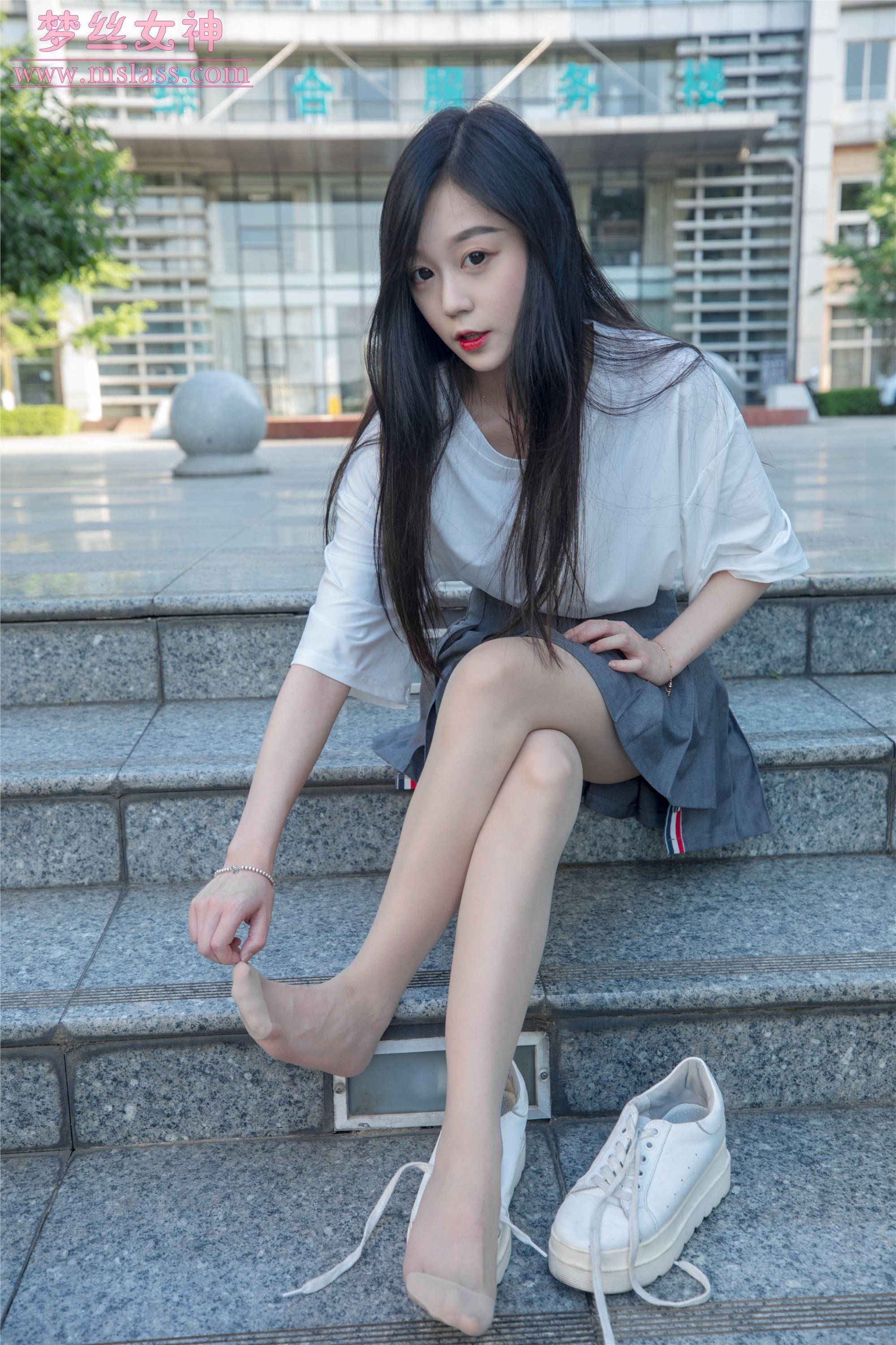 MSLASS梦丝女神 2019-06-13 Vol.034 灵灵 甜静的明星脸