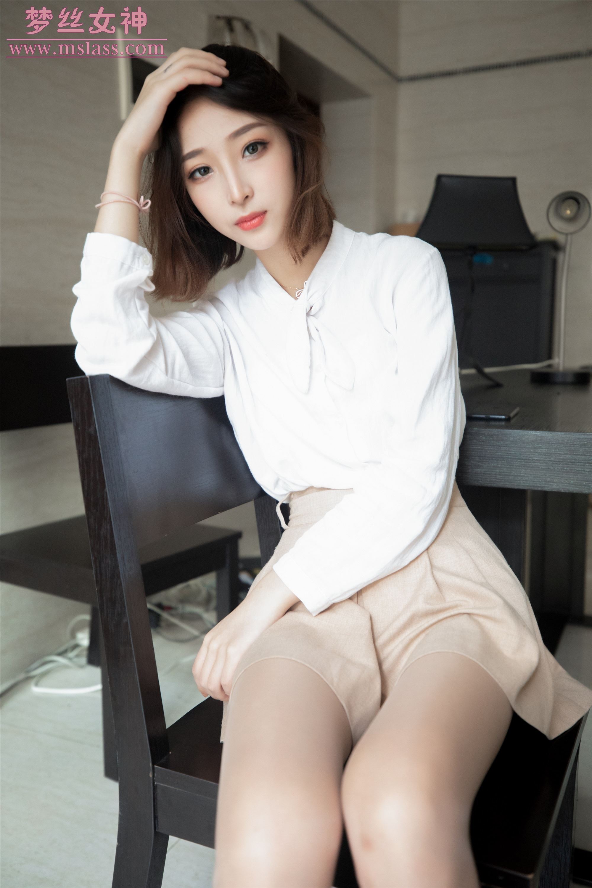 MSLASS梦丝女神 2019-08-08 Vol.042 乔儿 美女主播（肉色丝袜搭配）