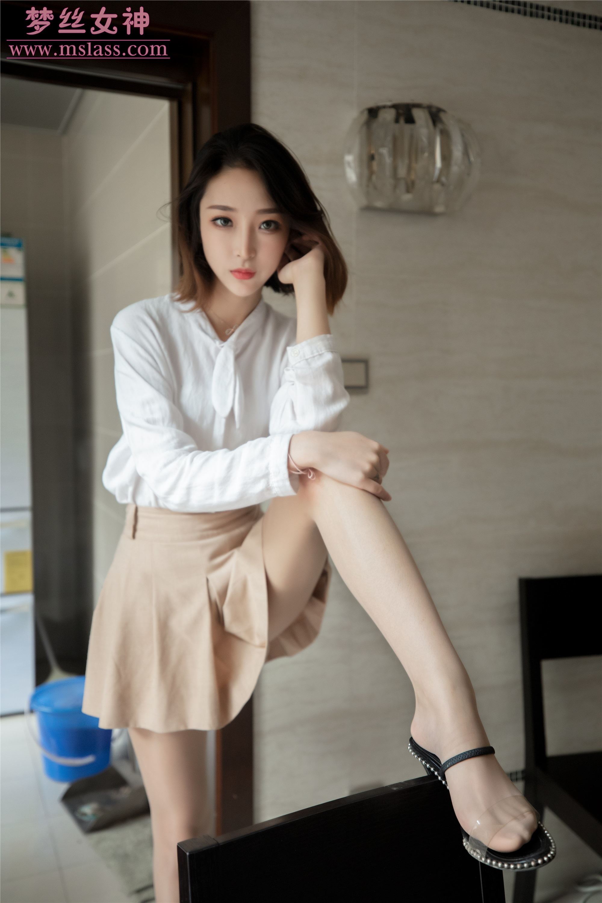 MSLASS梦丝女神 2019-08-08 Vol.042 乔儿 美女主播（肉色丝袜搭配）