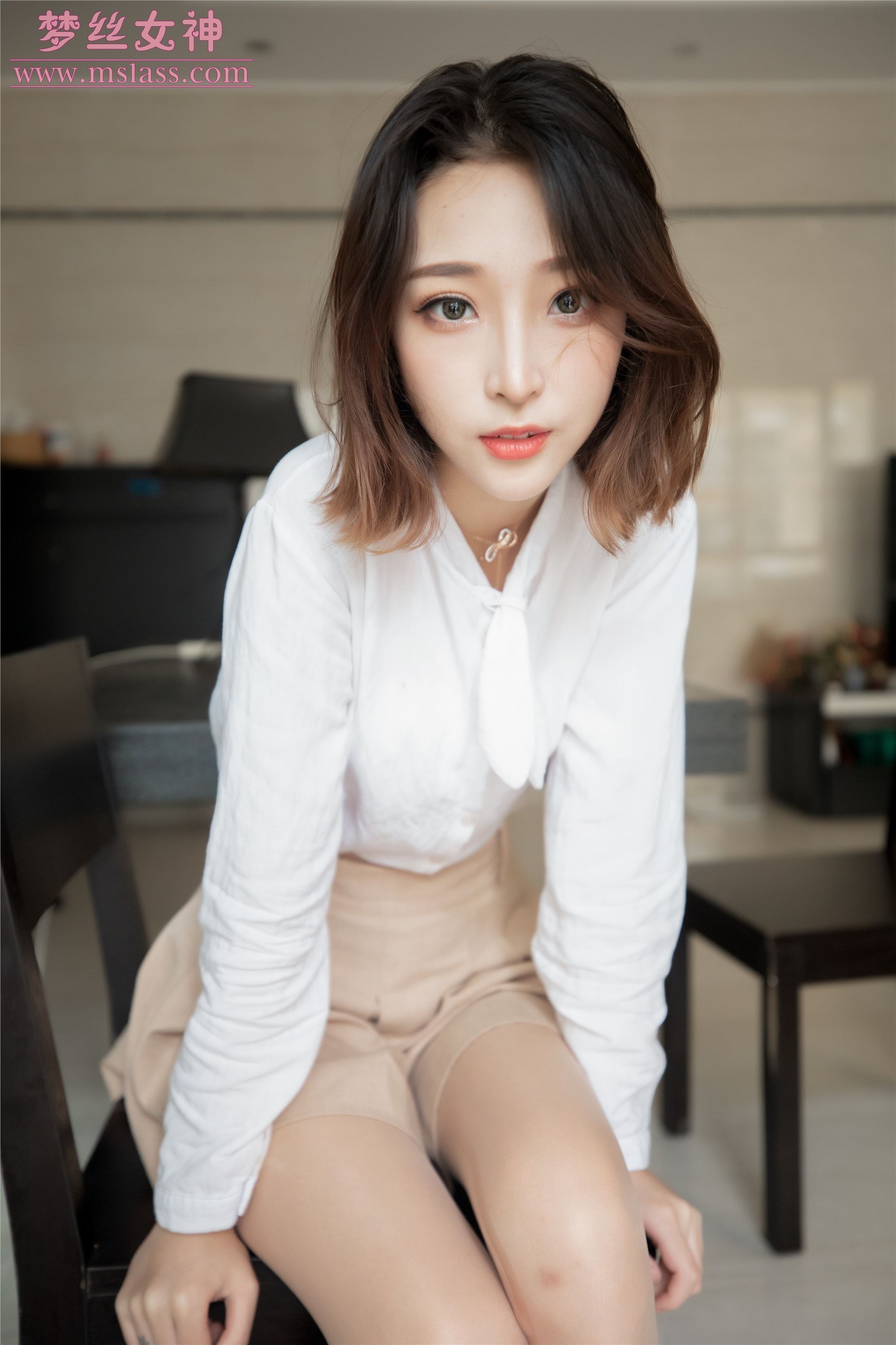 MSLASS梦丝女神 2019-08-08 Vol.042 乔儿 美女主播（肉色丝袜搭配）