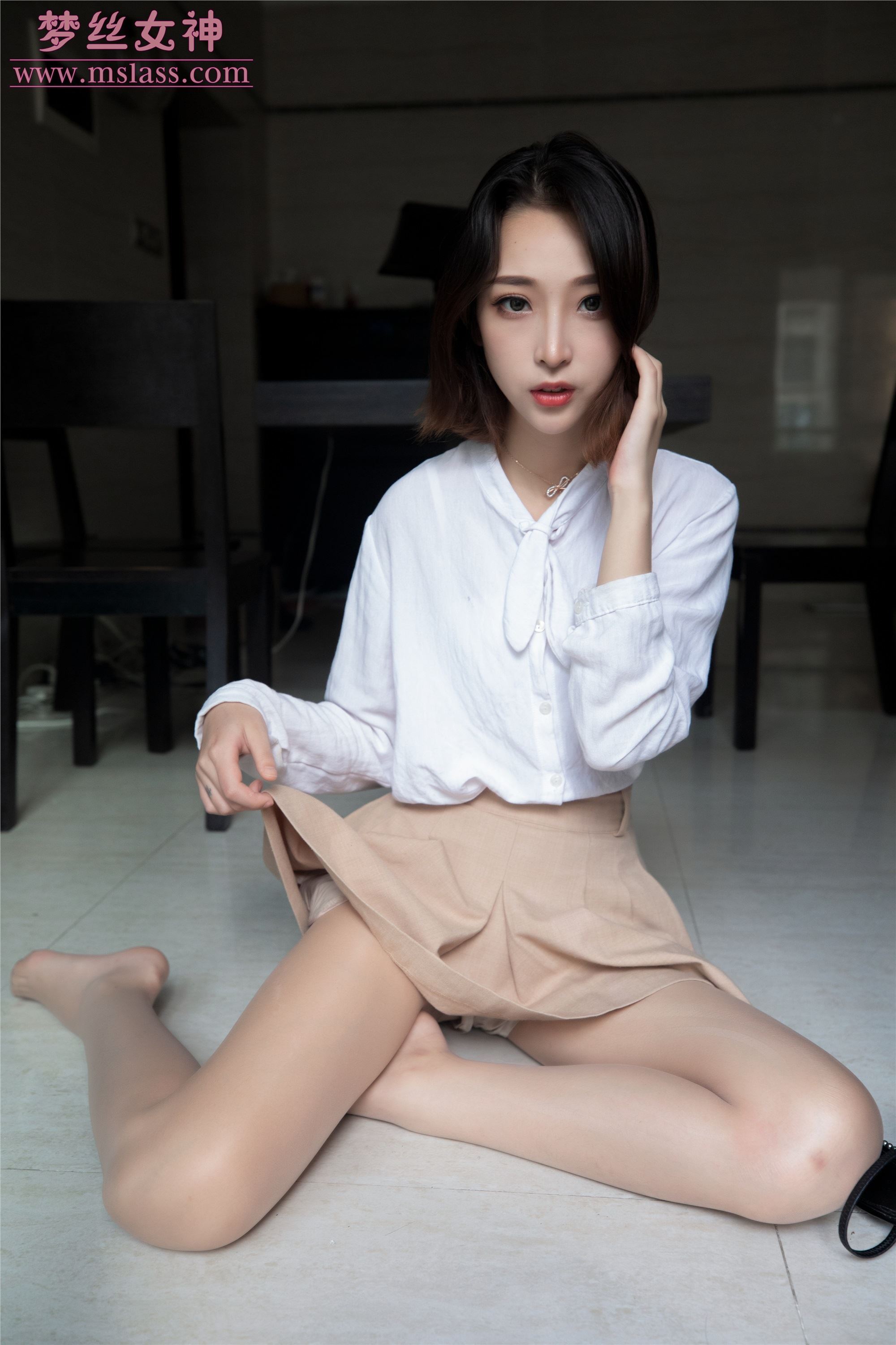 MSLASS梦丝女神 2019-08-08 Vol.042 乔儿 美女主播（肉色丝袜搭配）