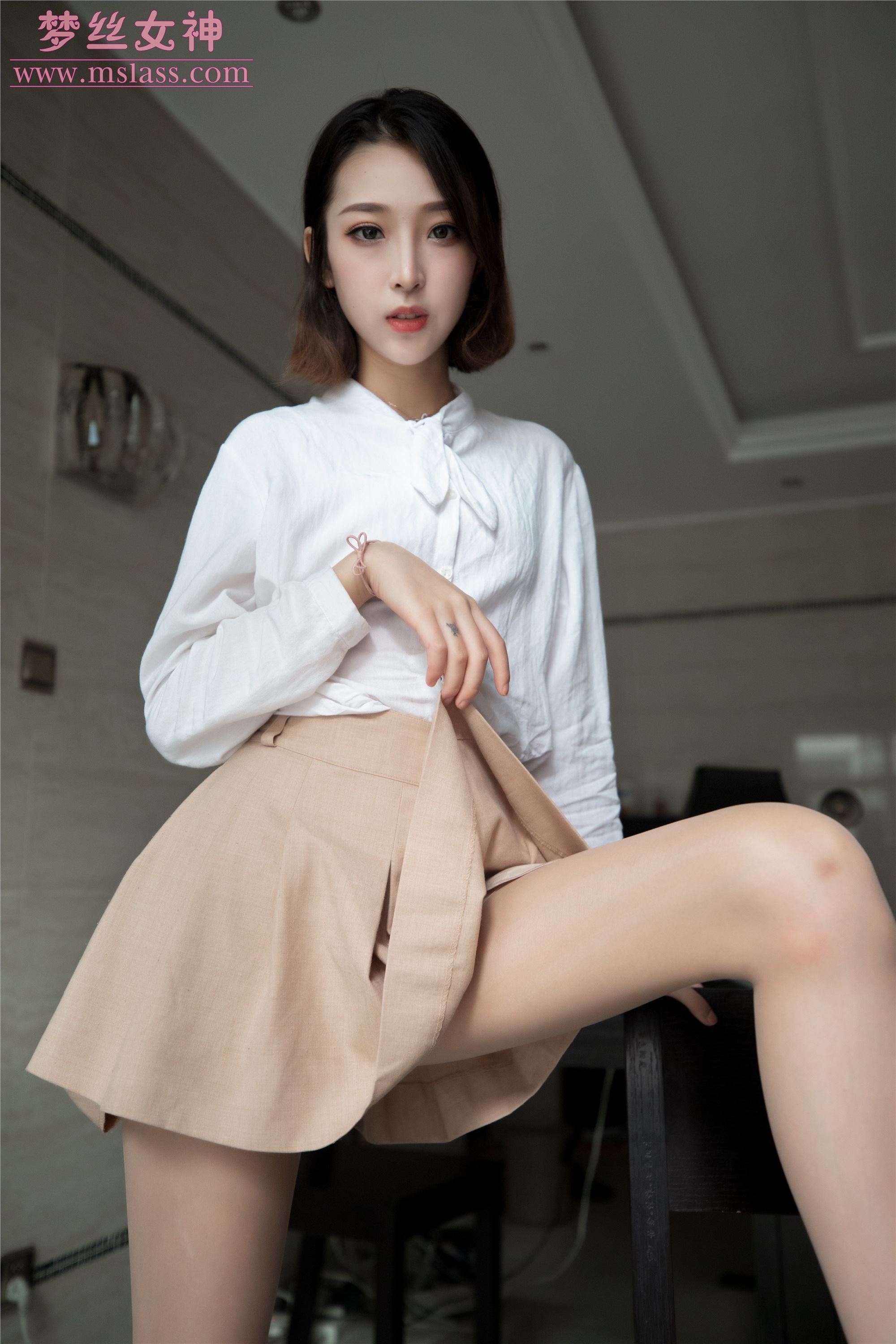 MSLASS梦丝女神 2019-08-08 Vol.042 乔儿 美女主播（肉色丝袜搭配）