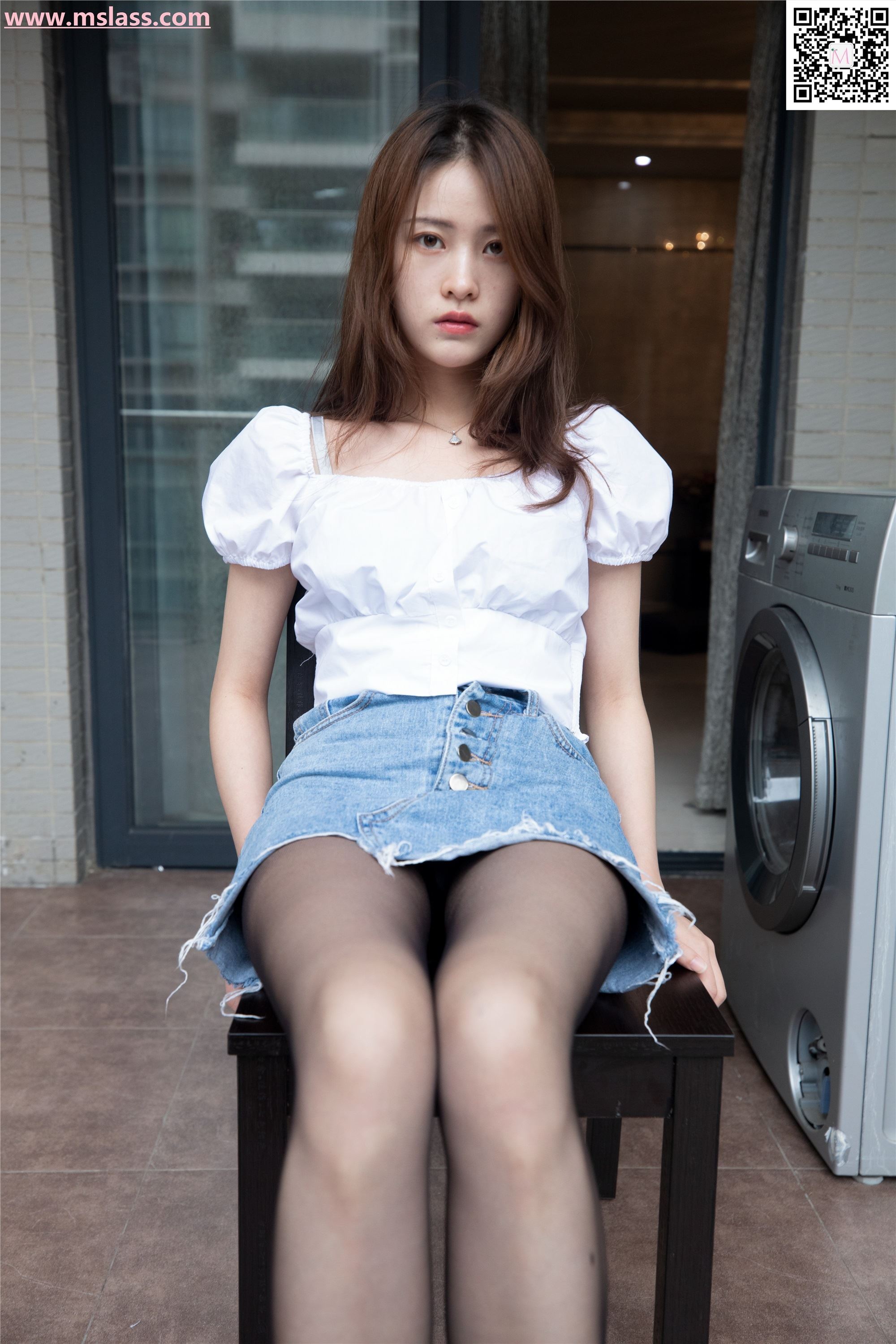 MSLASS梦丝女神 2019-08-28 Vol.044 魏婷婷 家中搭配黑袜