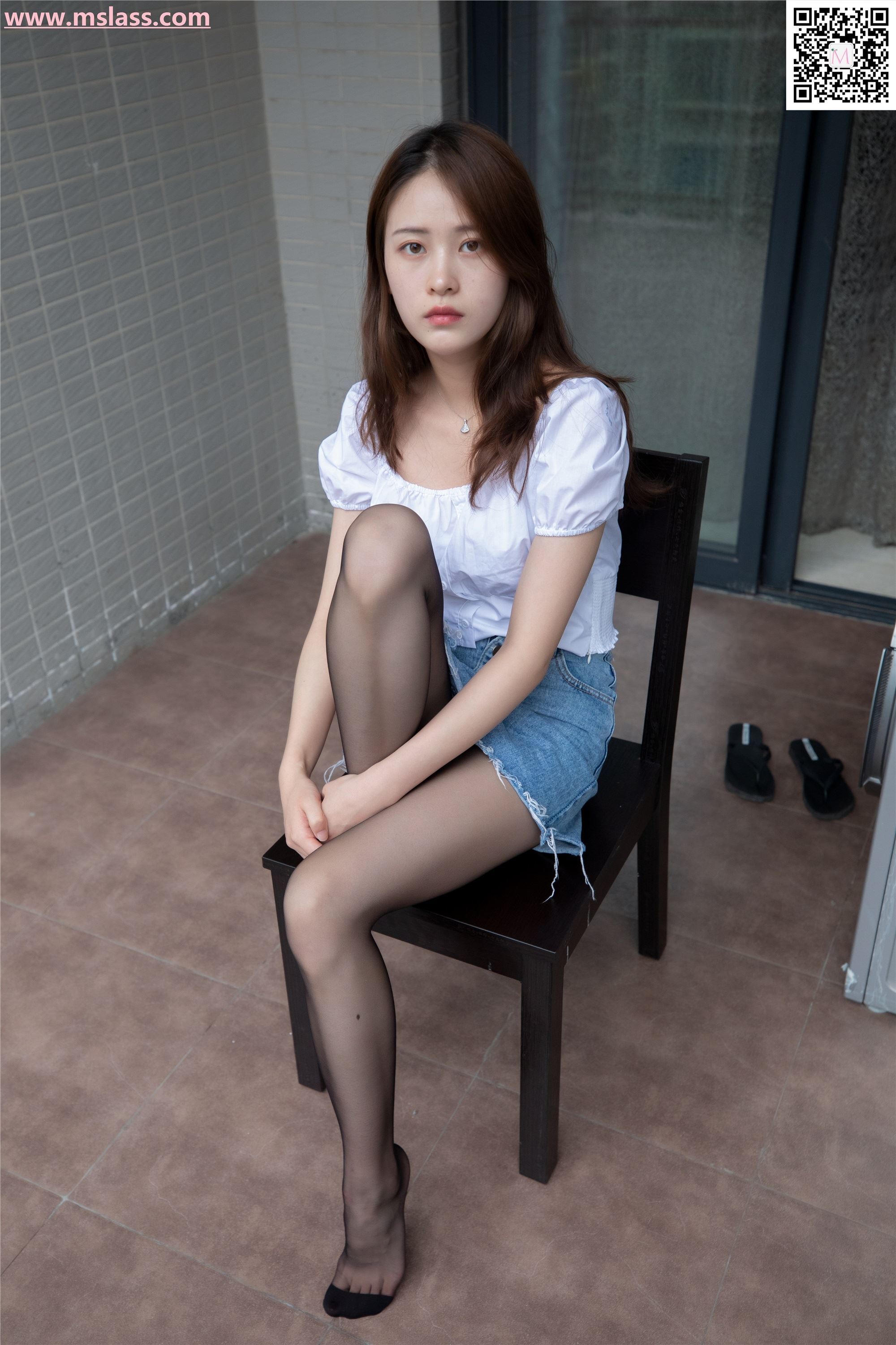 MSLASS梦丝女神 2019-08-28 Vol.044 魏婷婷 家中搭配黑袜