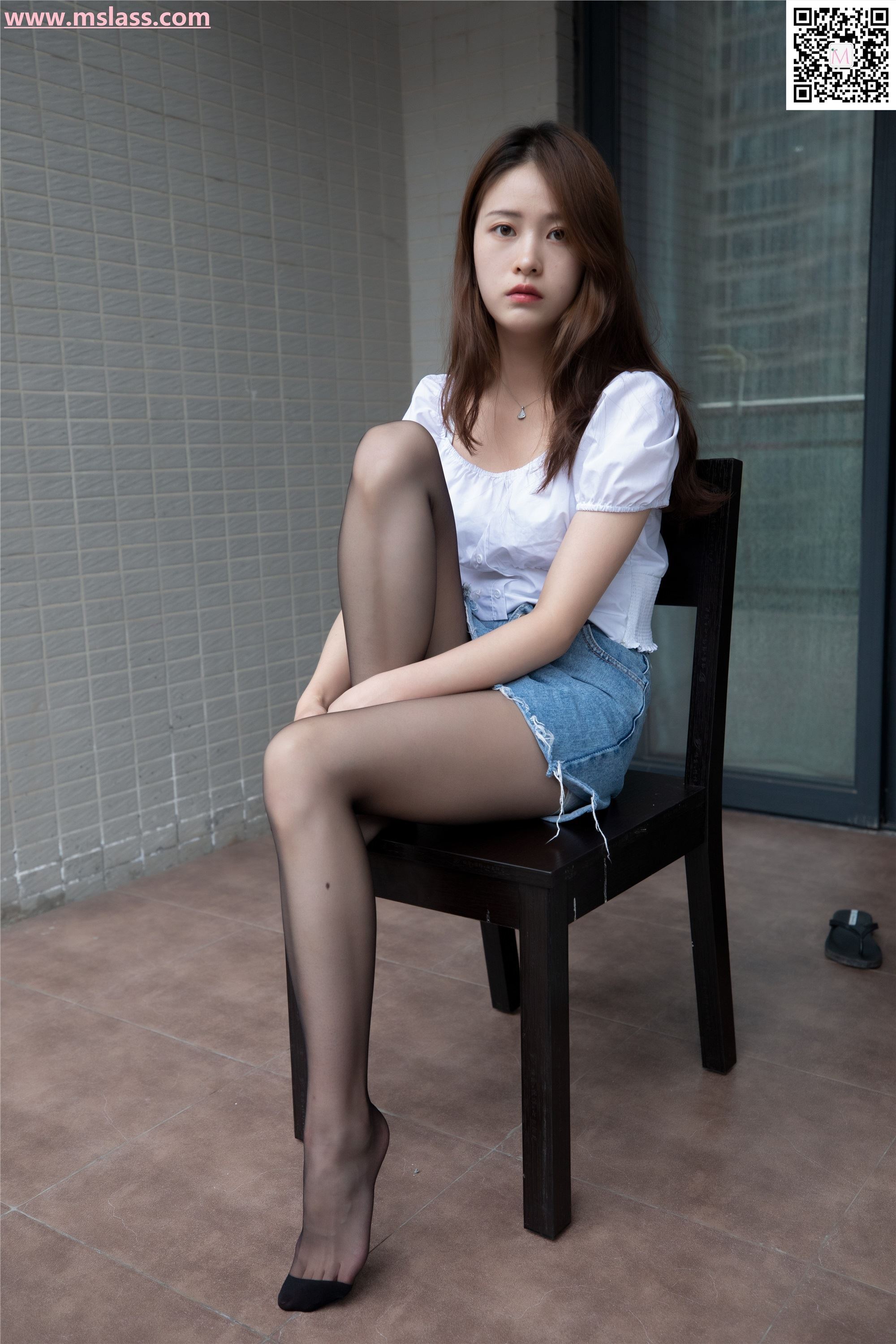 MSLASS梦丝女神 2019-08-28 Vol.044 魏婷婷 家中搭配黑袜