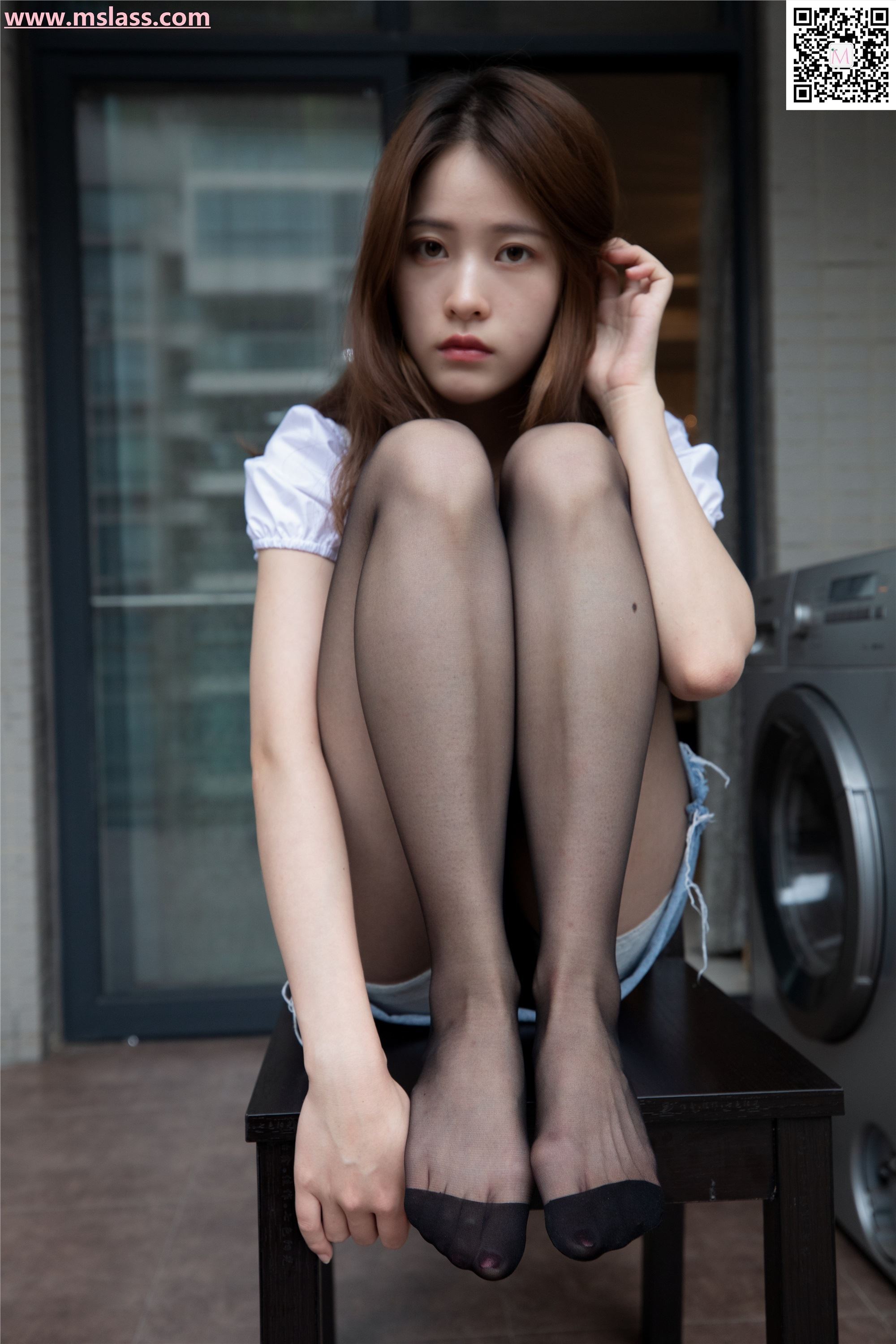 MSLASS梦丝女神 2019-08-28 Vol.044 魏婷婷 家中搭配黑袜