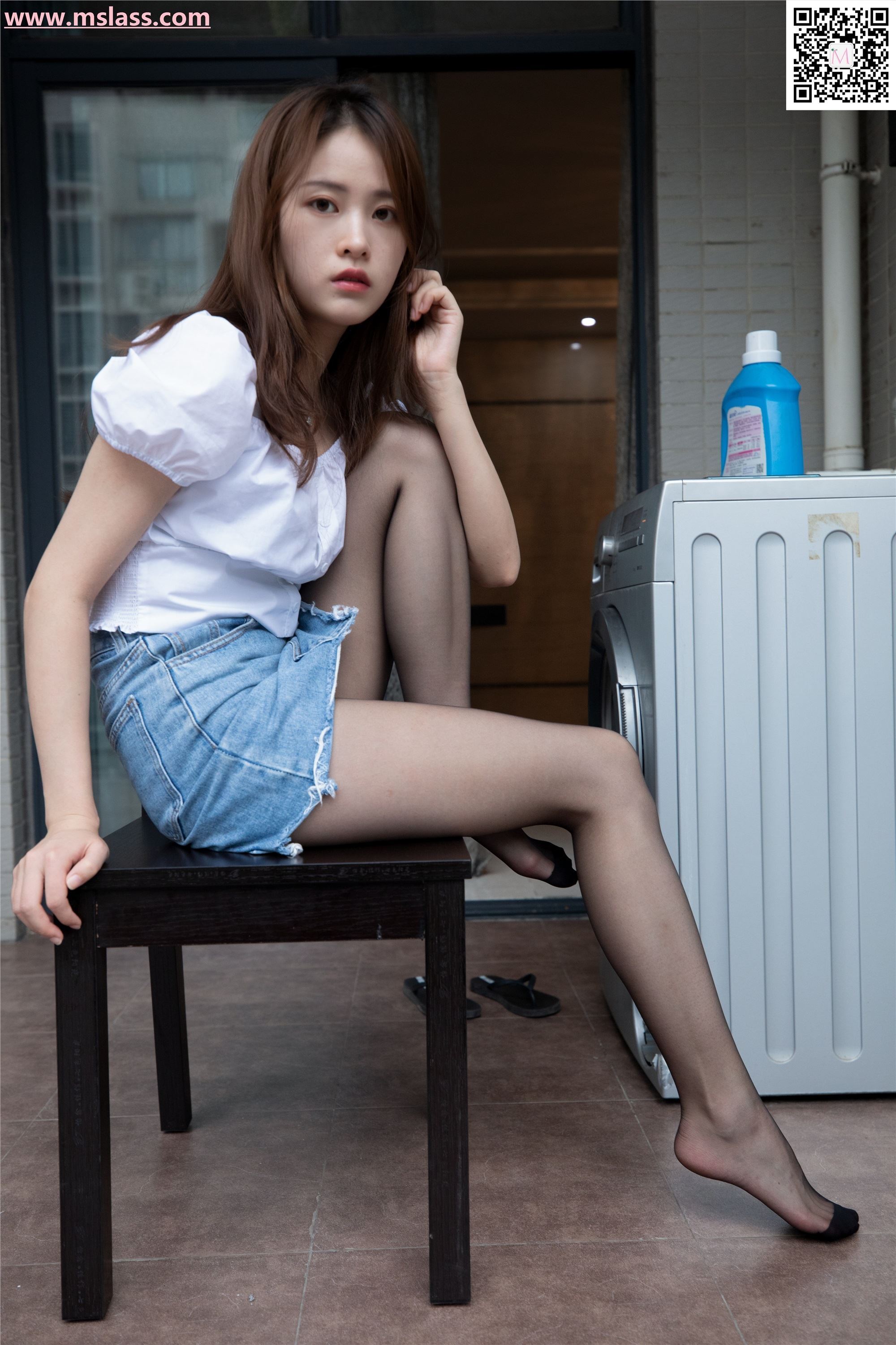 MSLASS梦丝女神 2019-08-28 Vol.044 魏婷婷 家中搭配黑袜