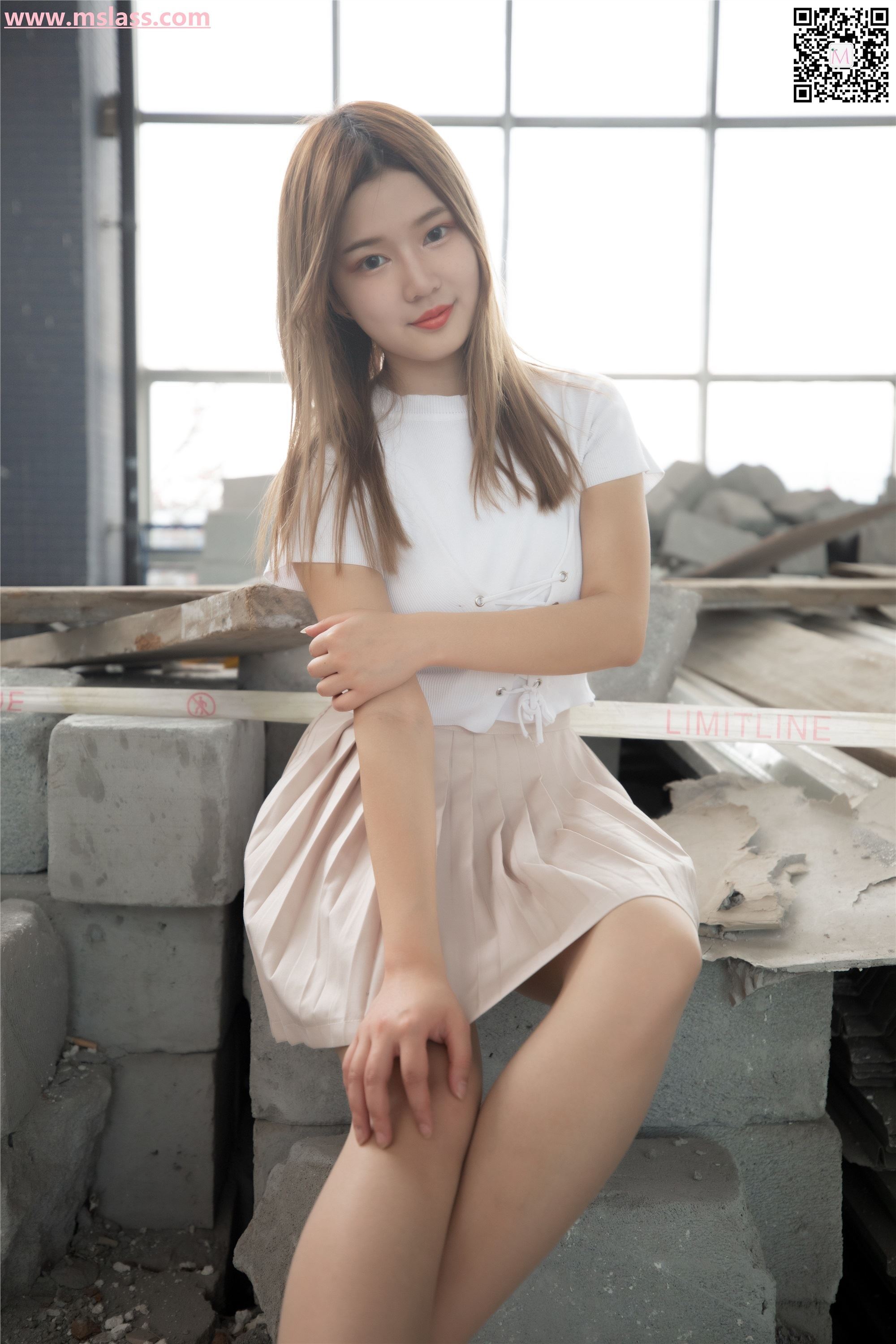 MSLASS梦丝女神 2019-08-29 Vol.045 小除夕 废墟的小白鞋