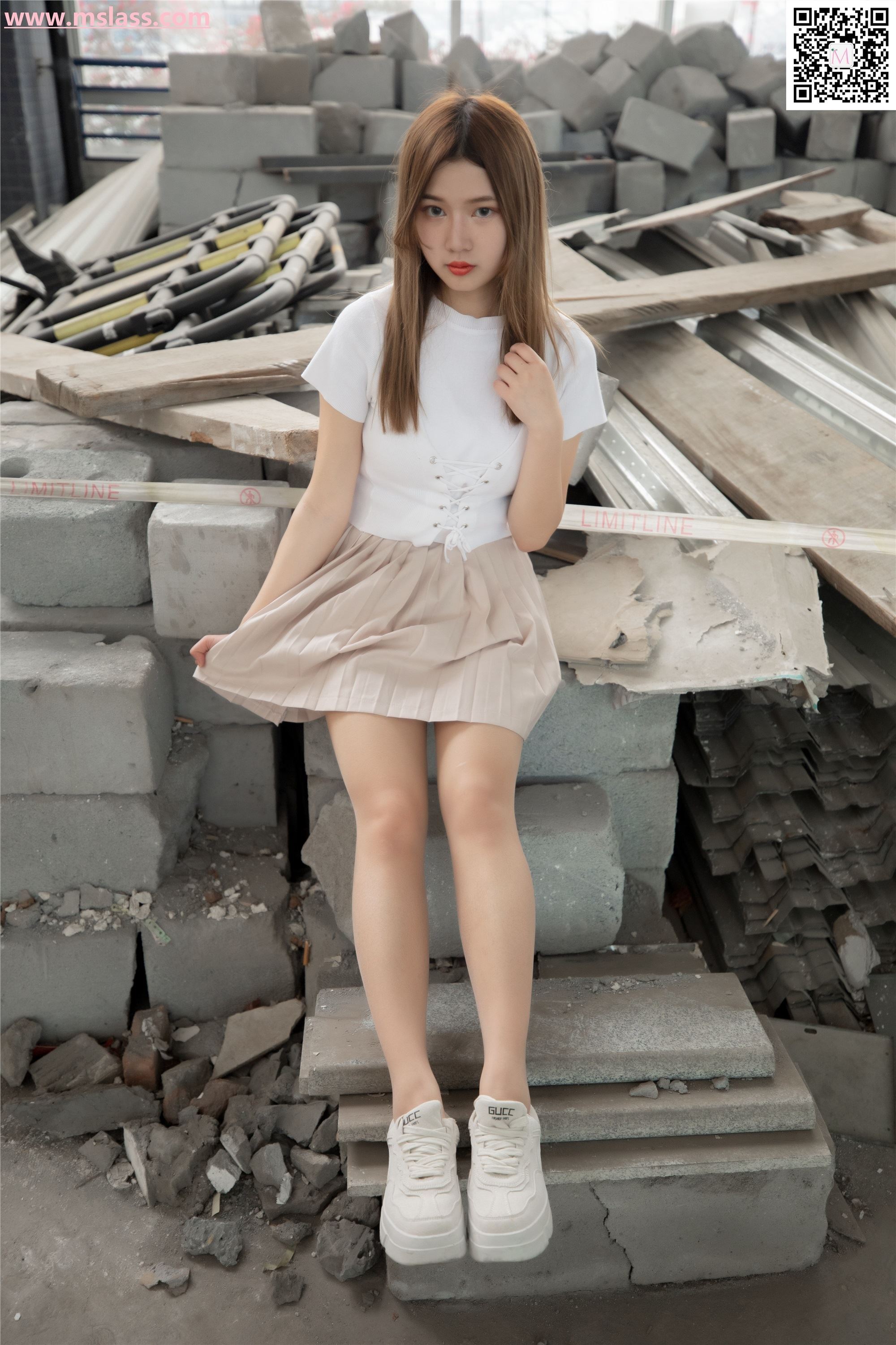 MSLASS梦丝女神 2019-08-29 Vol.045 小除夕 废墟的小白鞋