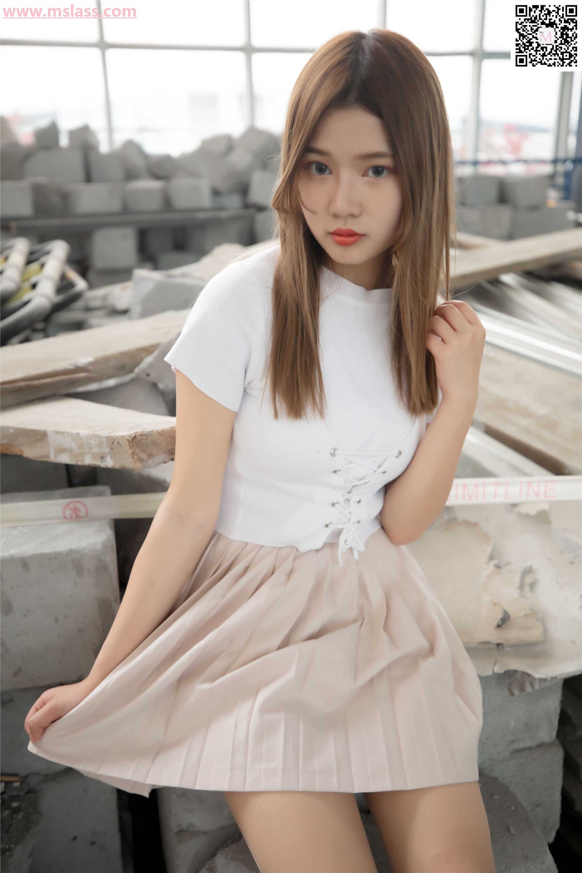 MSLASS梦丝女神 2019-08-29 Vol.045 小除夕 废墟的小白鞋