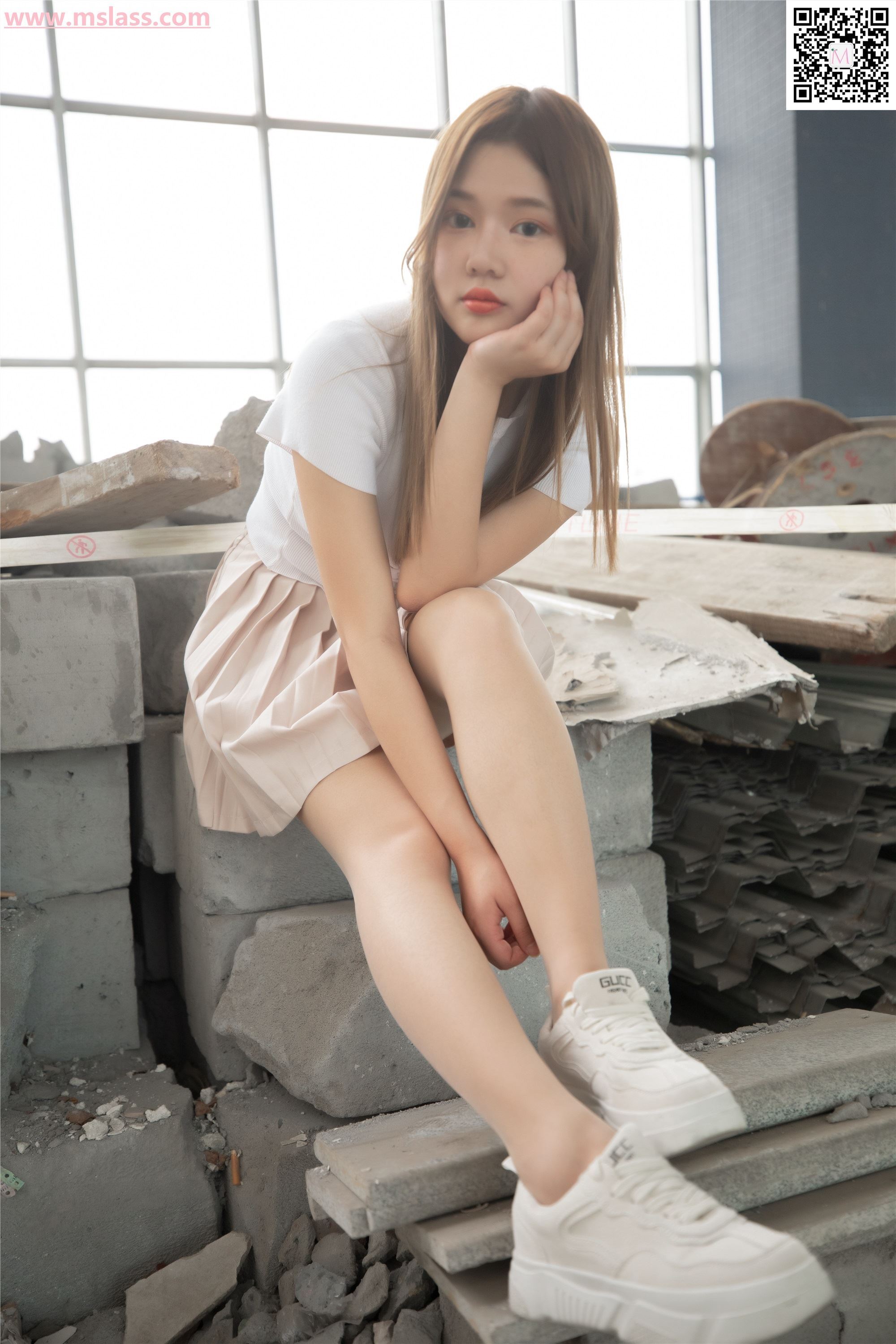 MSLASS梦丝女神 2019-08-29 Vol.045 小除夕 废墟的小白鞋