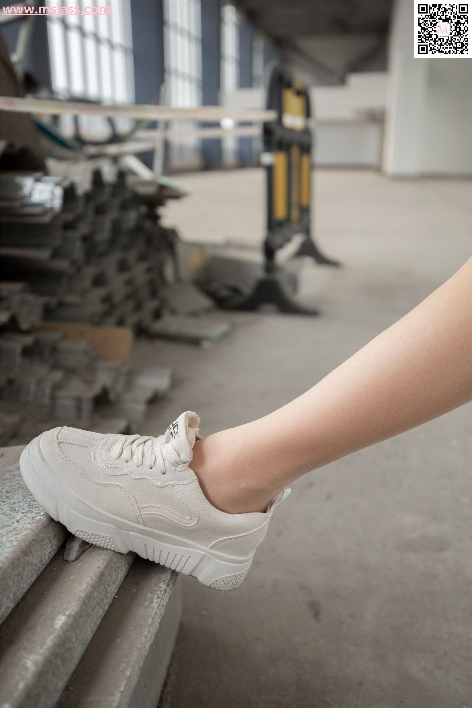 MSLASS梦丝女神 2019-08-29 Vol.045 小除夕 废墟的小白鞋