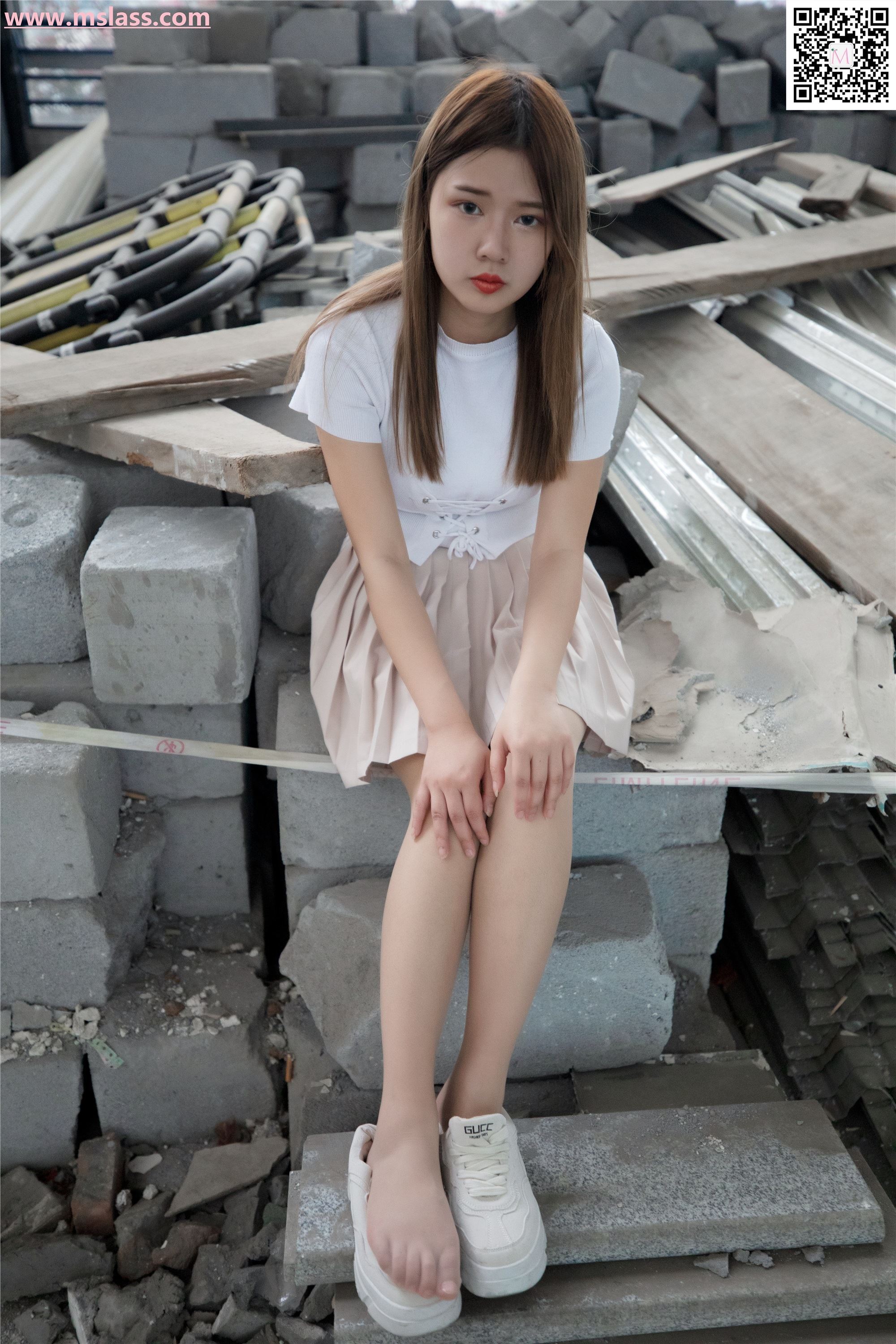 MSLASS梦丝女神 2019-08-29 Vol.045 小除夕 废墟的小白鞋