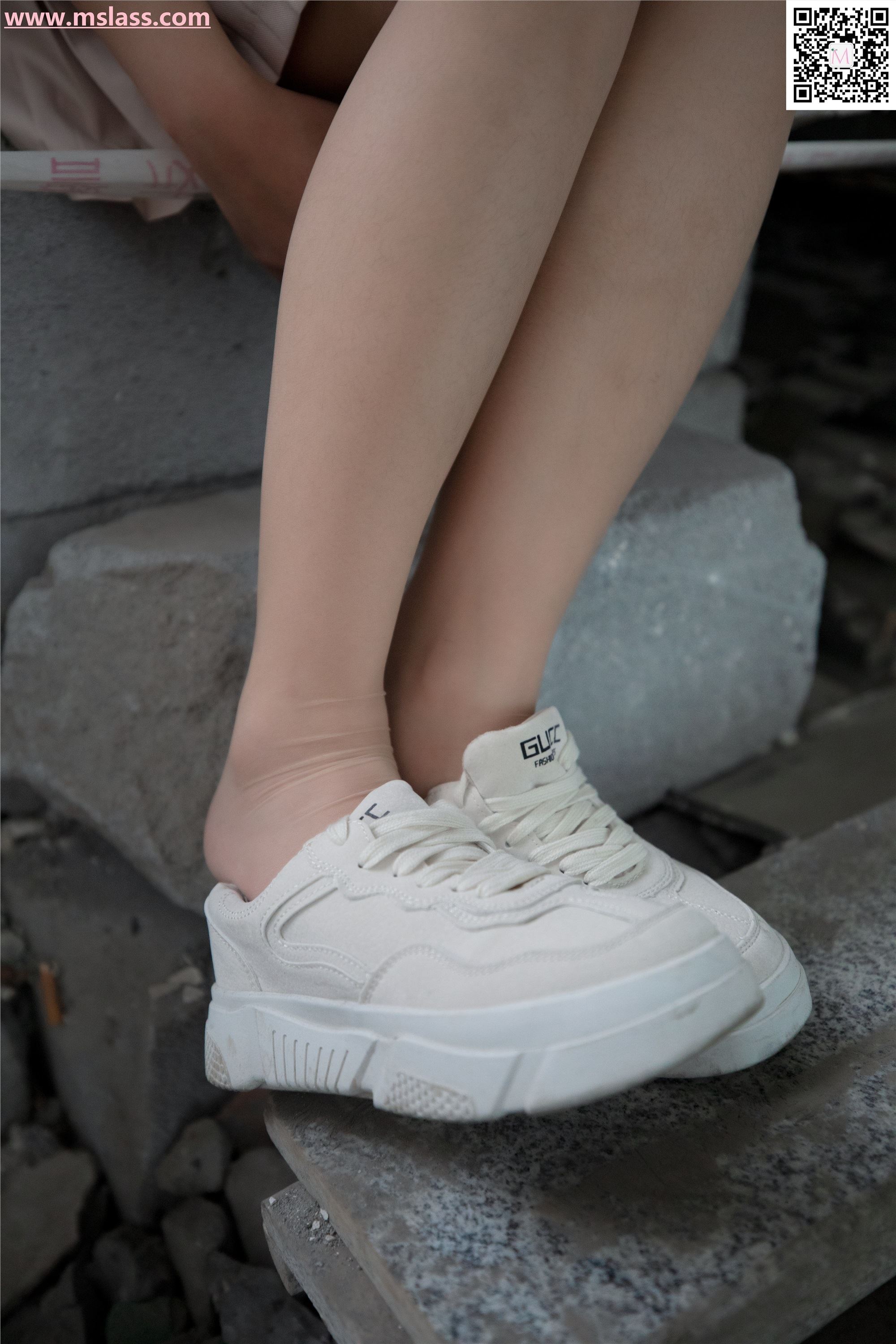 MSLASS梦丝女神 2019-08-29 Vol.045 小除夕 废墟的小白鞋