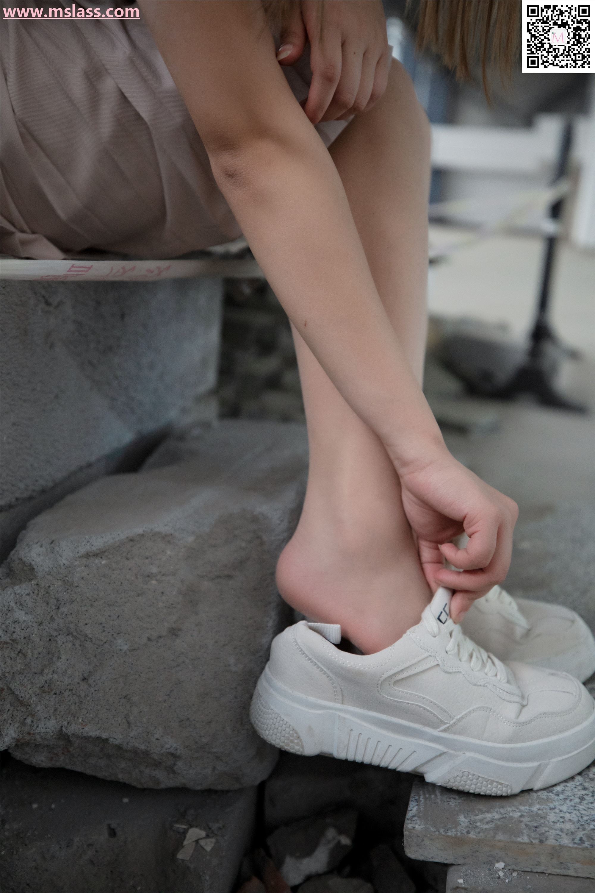 MSLASS梦丝女神 2019-08-29 Vol.045 小除夕 废墟的小白鞋