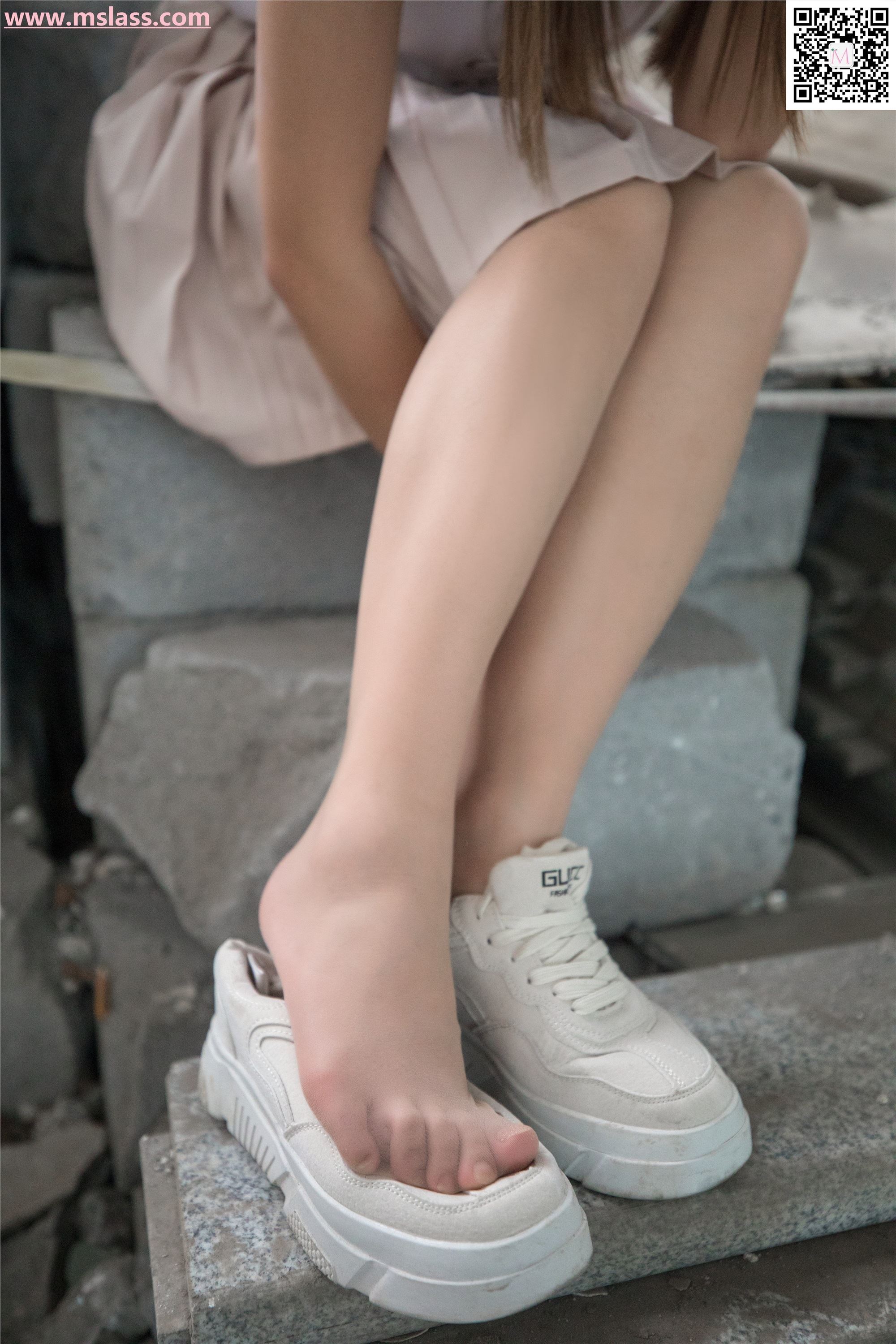 MSLASS梦丝女神 2019-08-29 Vol.045 小除夕 废墟的小白鞋