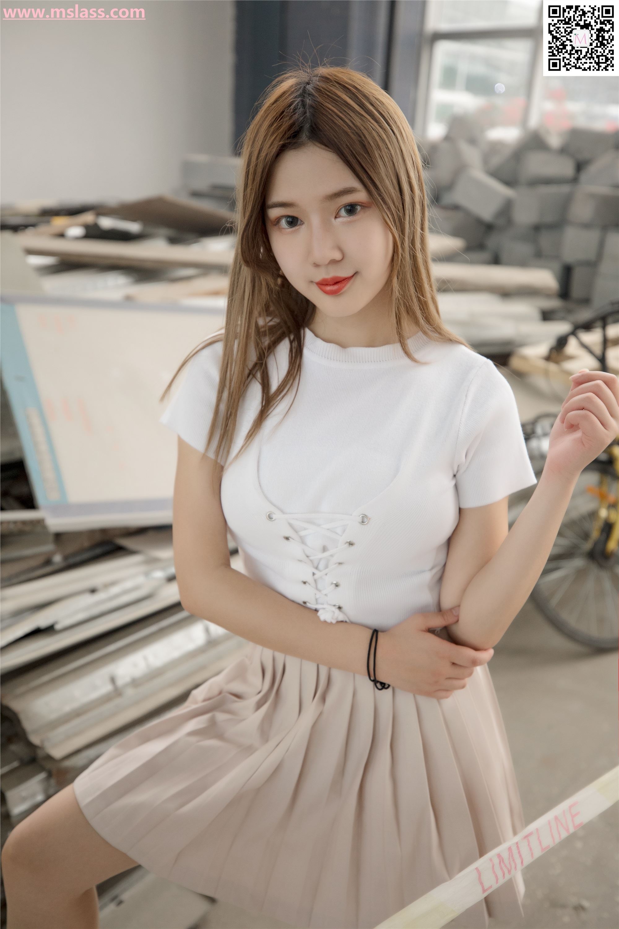 MSLASS梦丝女神 2019-08-29 Vol.045 小除夕 废墟的小白鞋