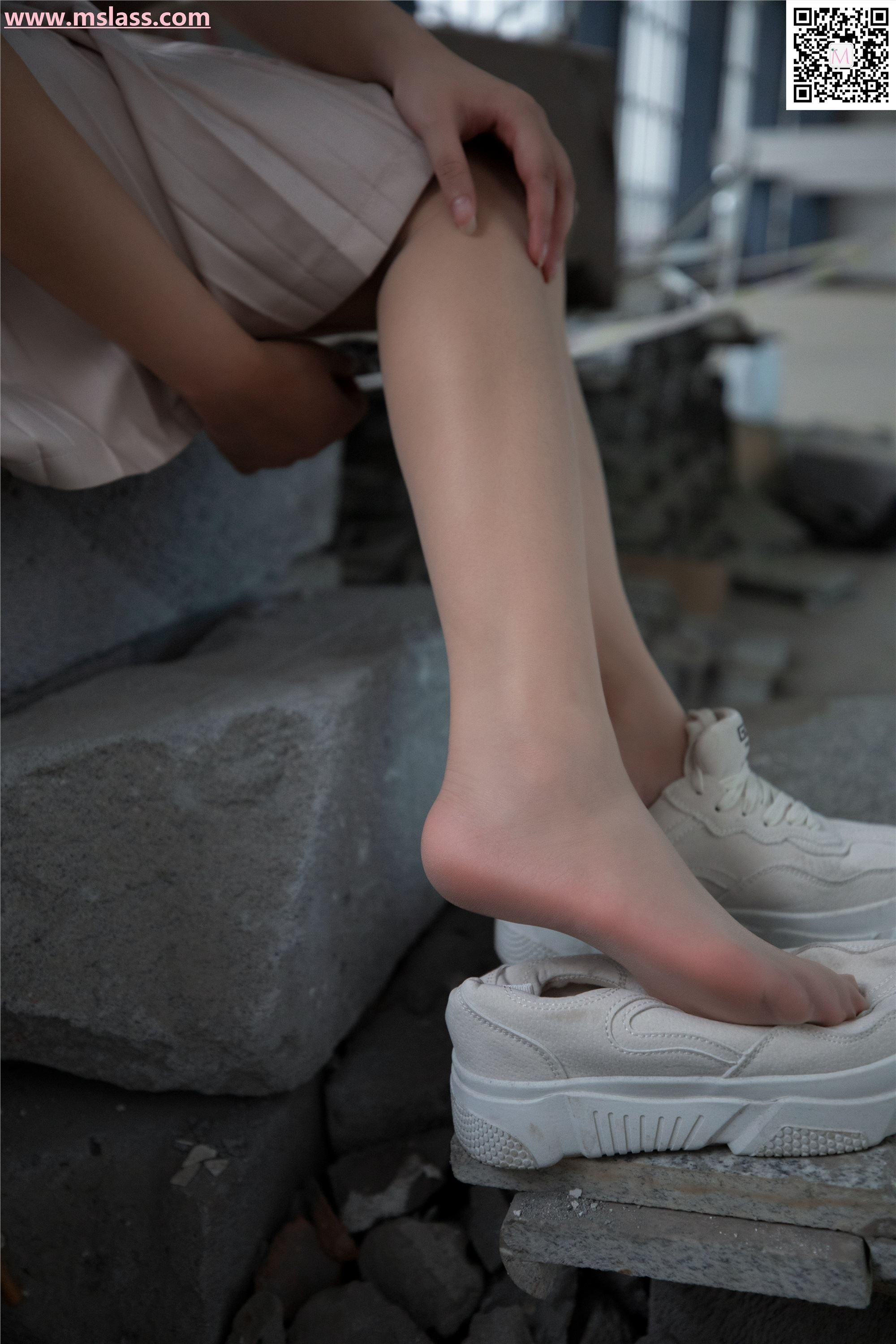 MSLASS梦丝女神 2019-08-29 Vol.045 小除夕 废墟的小白鞋