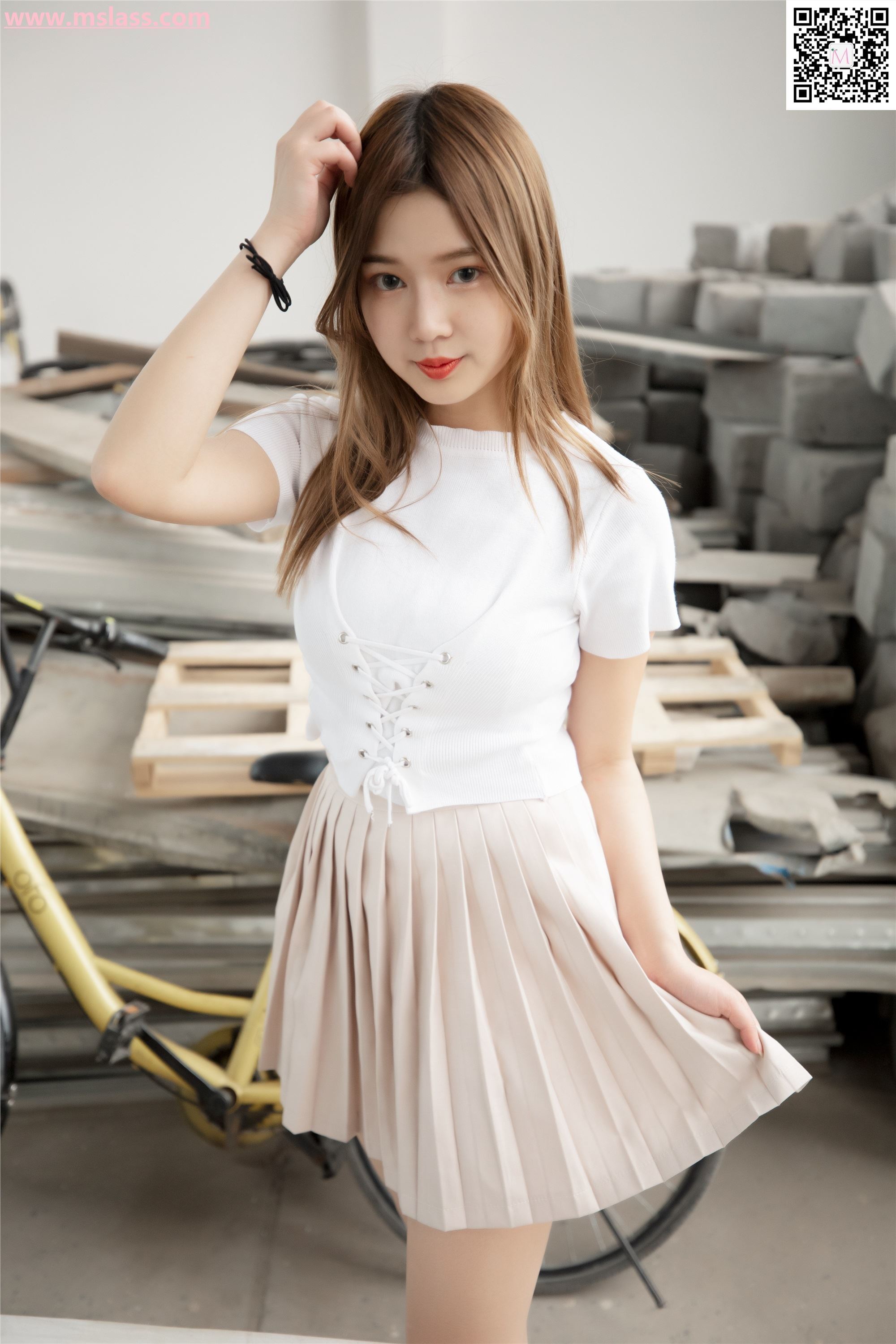 MSLASS梦丝女神 2019-08-29 Vol.045 小除夕 废墟的小白鞋