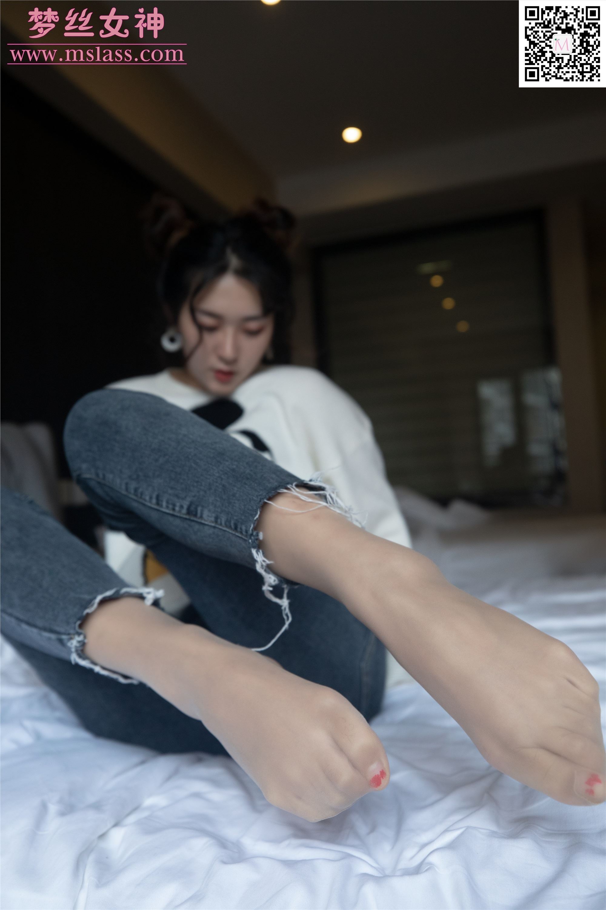 MSLASS梦丝女神 2019-11-11 Vol.067 雨晨 牛仔裤的裤里丝