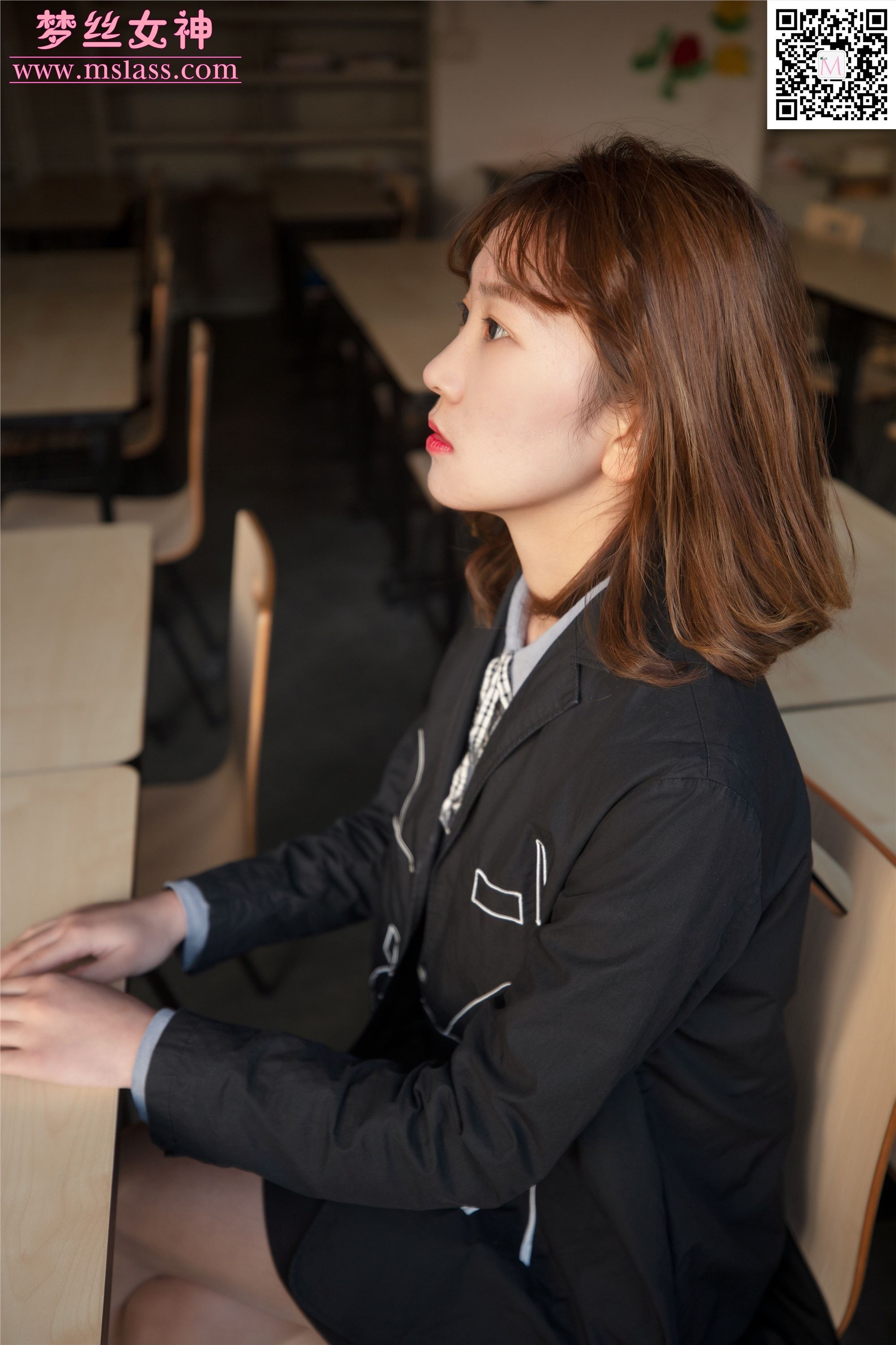 MSLASS梦丝女神 2019-11-15 Vol.069 周雨 纯洁的丝袜学妹