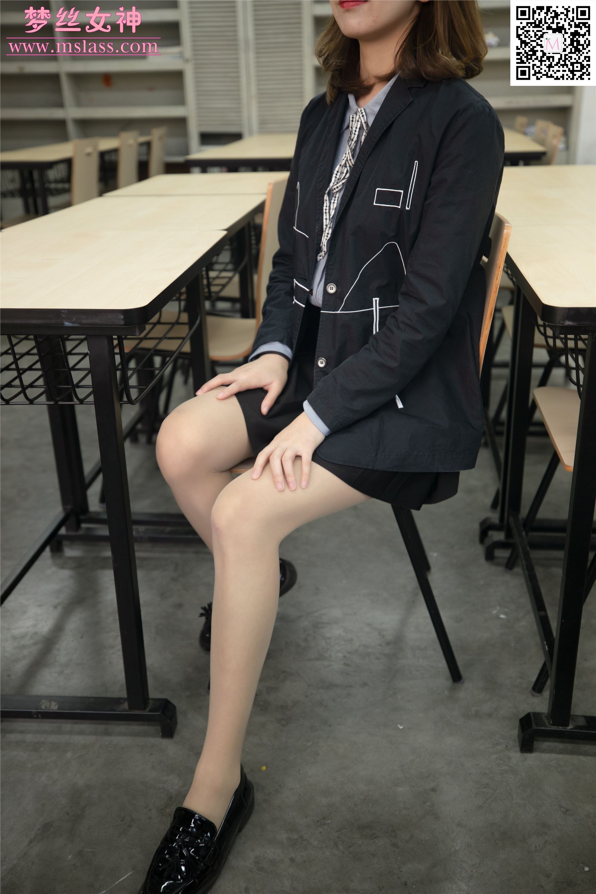 MSLASS梦丝女神 2019-11-15 Vol.069 周雨 纯洁的丝袜学妹