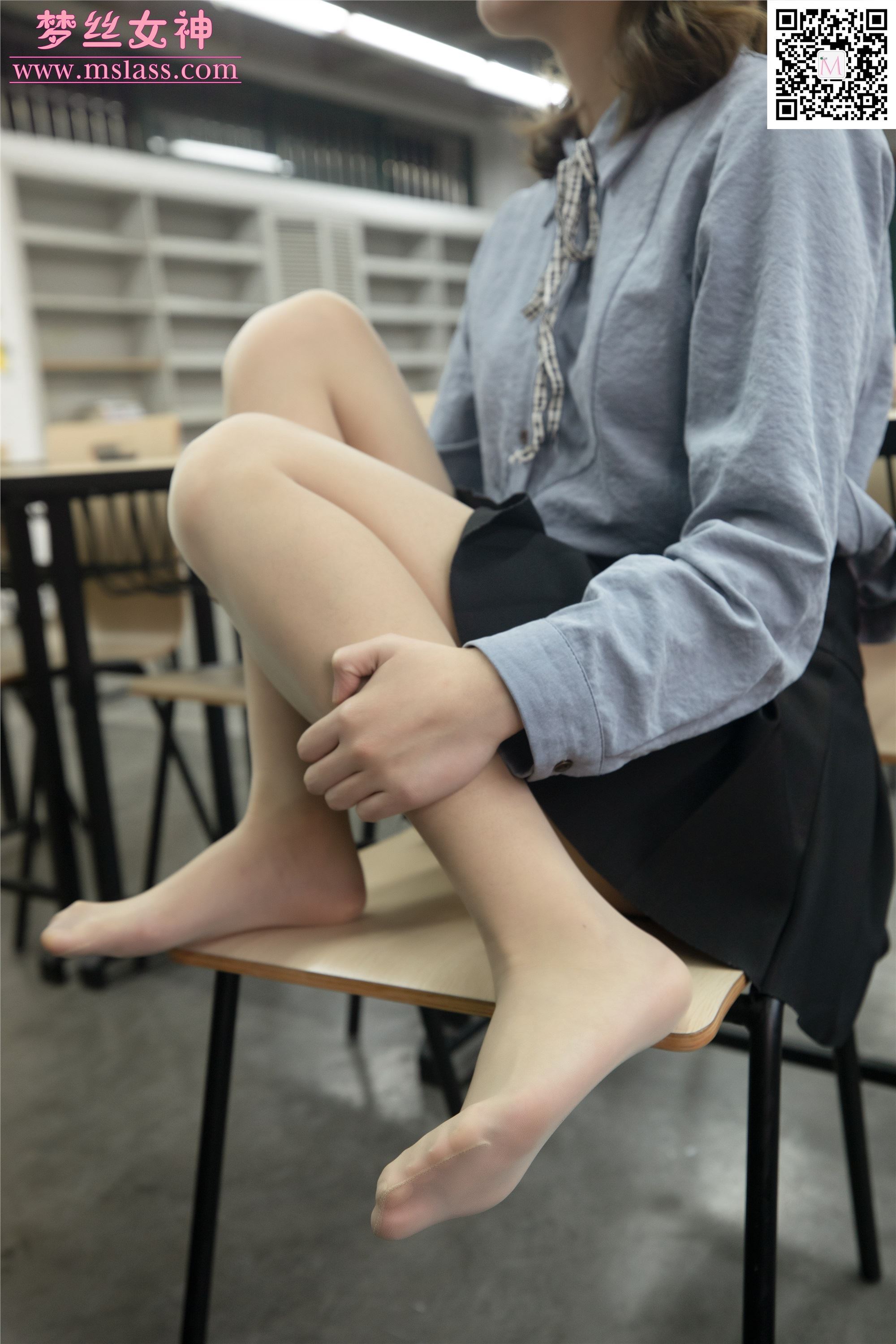 MSLASS梦丝女神 2019-11-15 Vol.069 周雨 纯洁的丝袜学妹