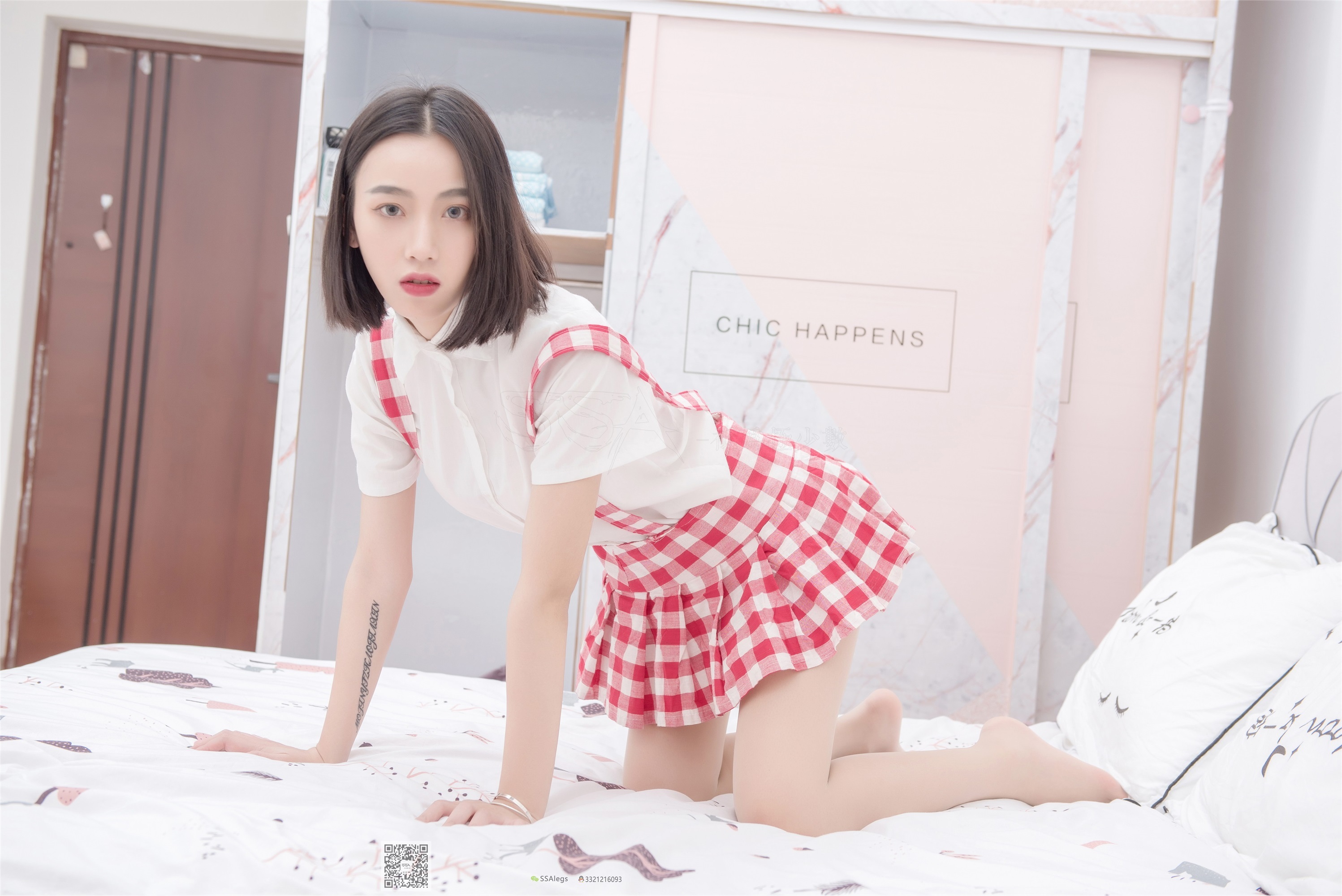 SSA丝社 NO.033 大大-红白格子超短裙肉丝裸足特写