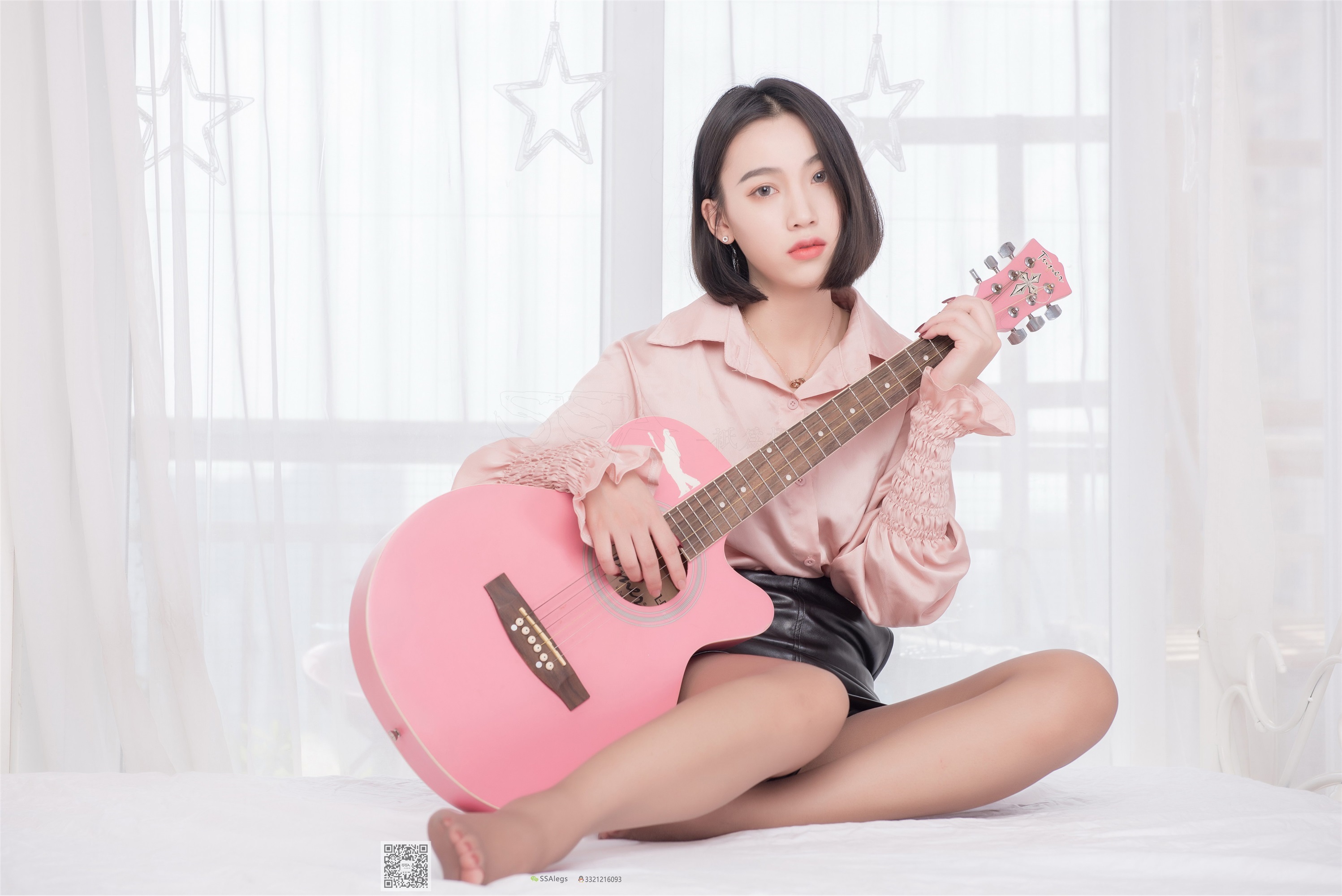 SSA丝社 NO.034 大大的咖啡丝完美腿部曲线